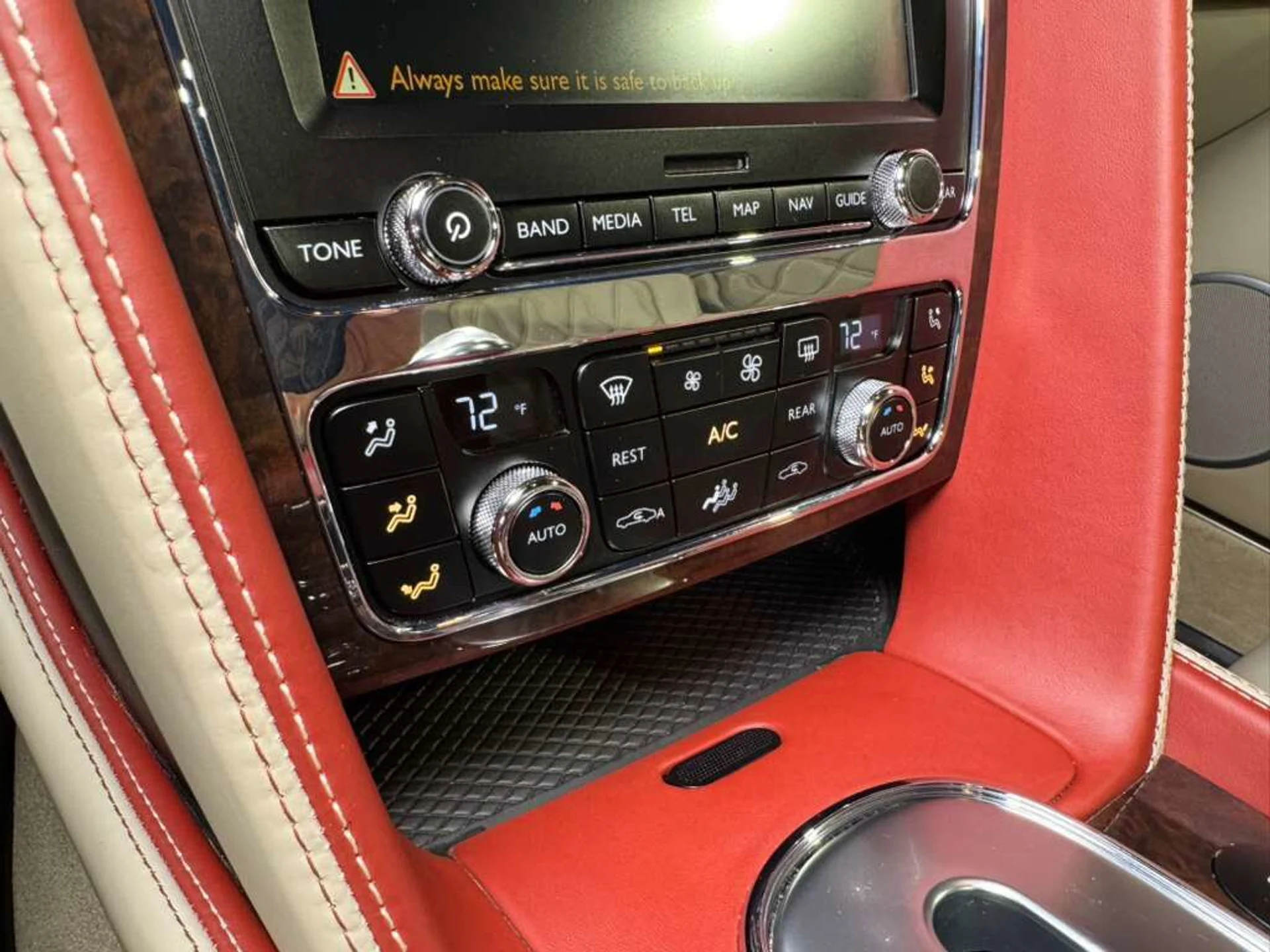 mph029_1201853358_38e2fcde5433f6abb37a03f2e1e8bc07_0d260c7705