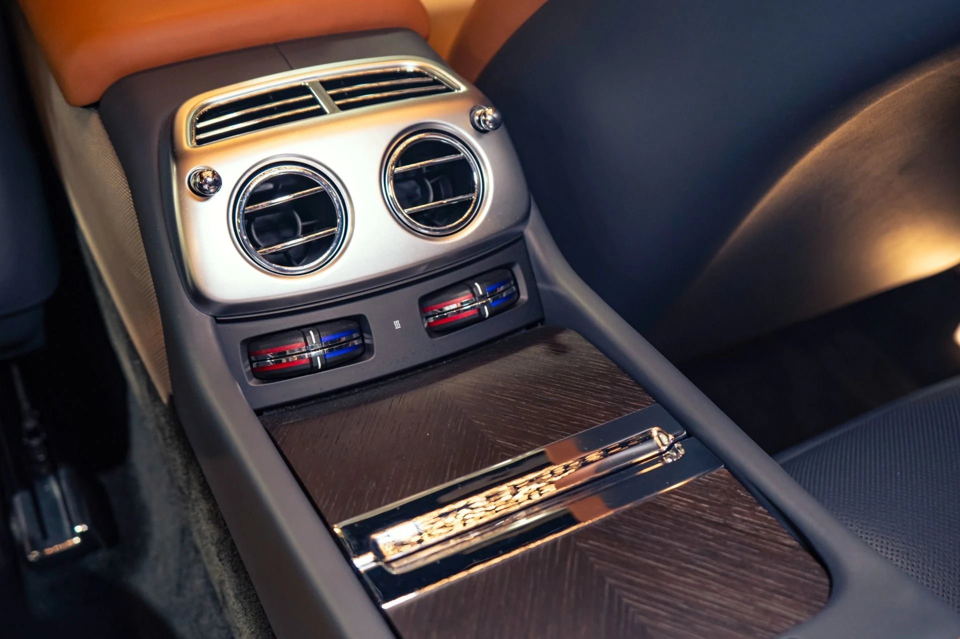 mph029_1206235124_Used_2018_Rolls_Royce_Wraith_RARE_1_of_55_Luminary_Edition_1774531595_81c40abce4