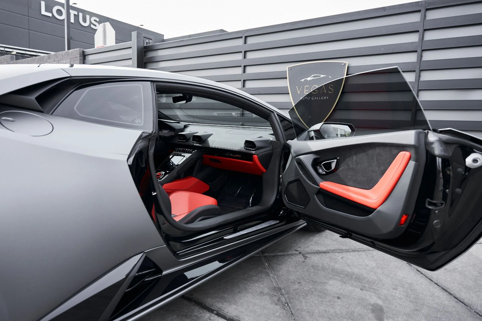 mph029_1207810826_Used_2023_Lamborghini_Huracan_EVO_Base_1769049036_6566c92823