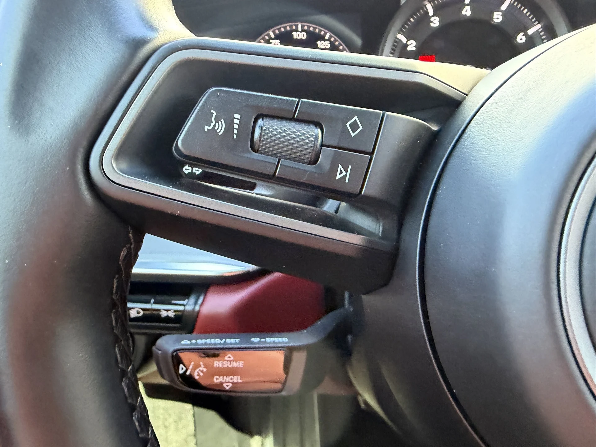 mph029_1208252885_039df99467b69fde2198354224fbe238x_93d3637719