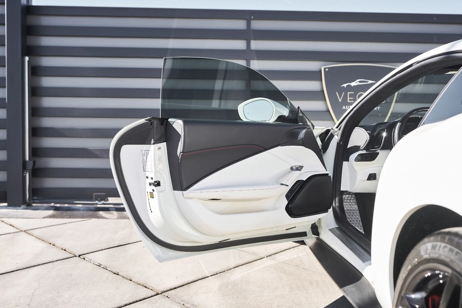 mph029_1209766497_Used_2022_Ferrari_Roma_Base_1764637220_a4d0bb26d0