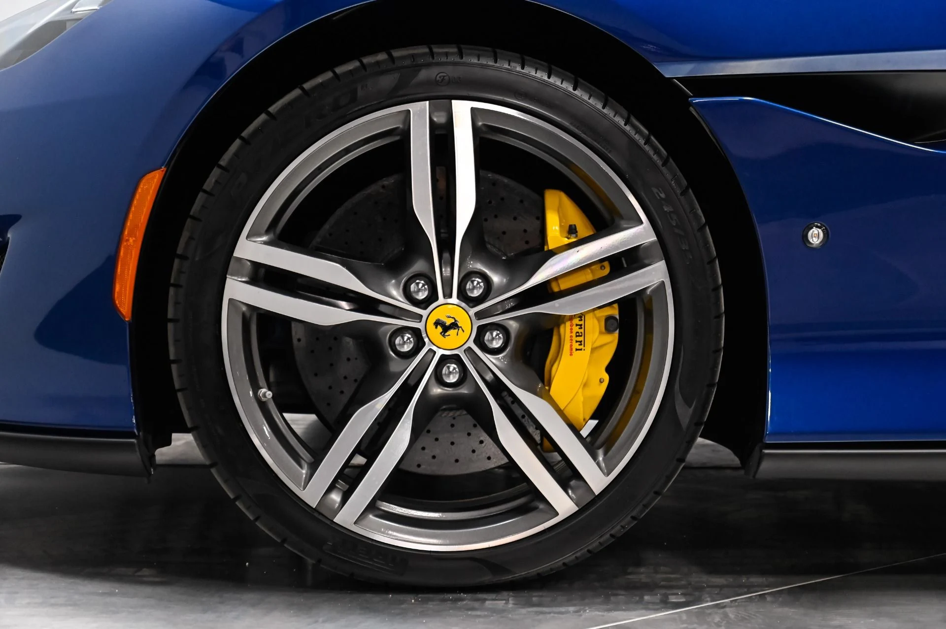 mph029_1210858740_Used_2019_Ferrari_Portofino_Base_1790278406_e66bf3e418