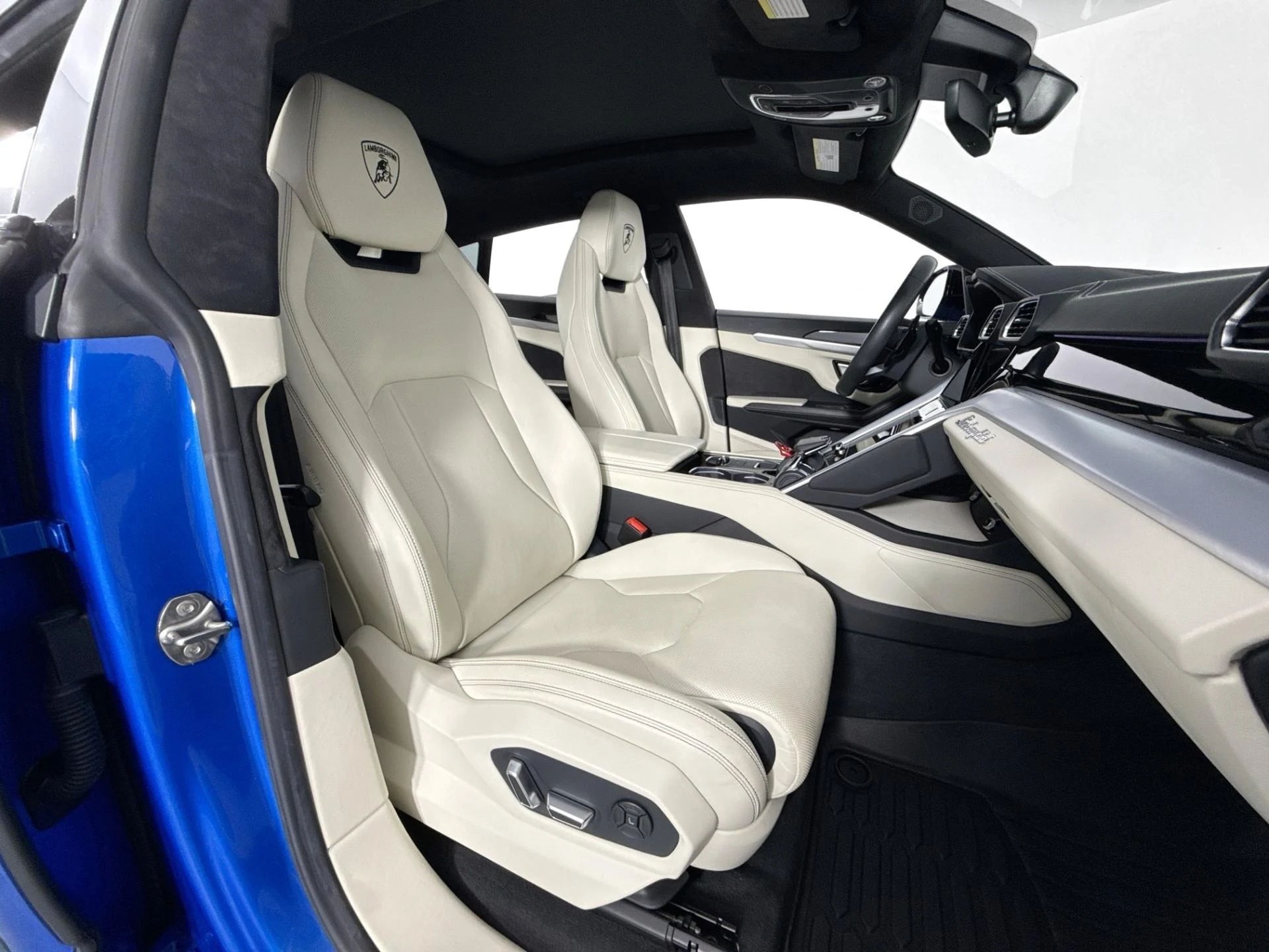 mph029_1218862654_Used_2021_Lamborghini_Urus_1783027575_657dd1afd3