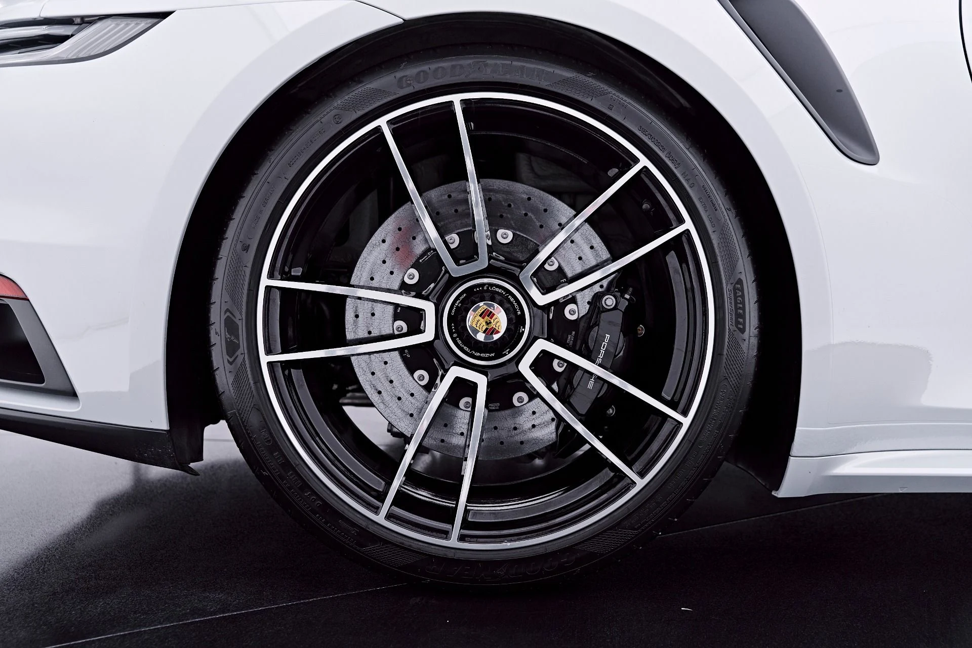 mph029_1226970613_Used_2024_Porsche_911_Turbo_S_1782870658_abac4495be
