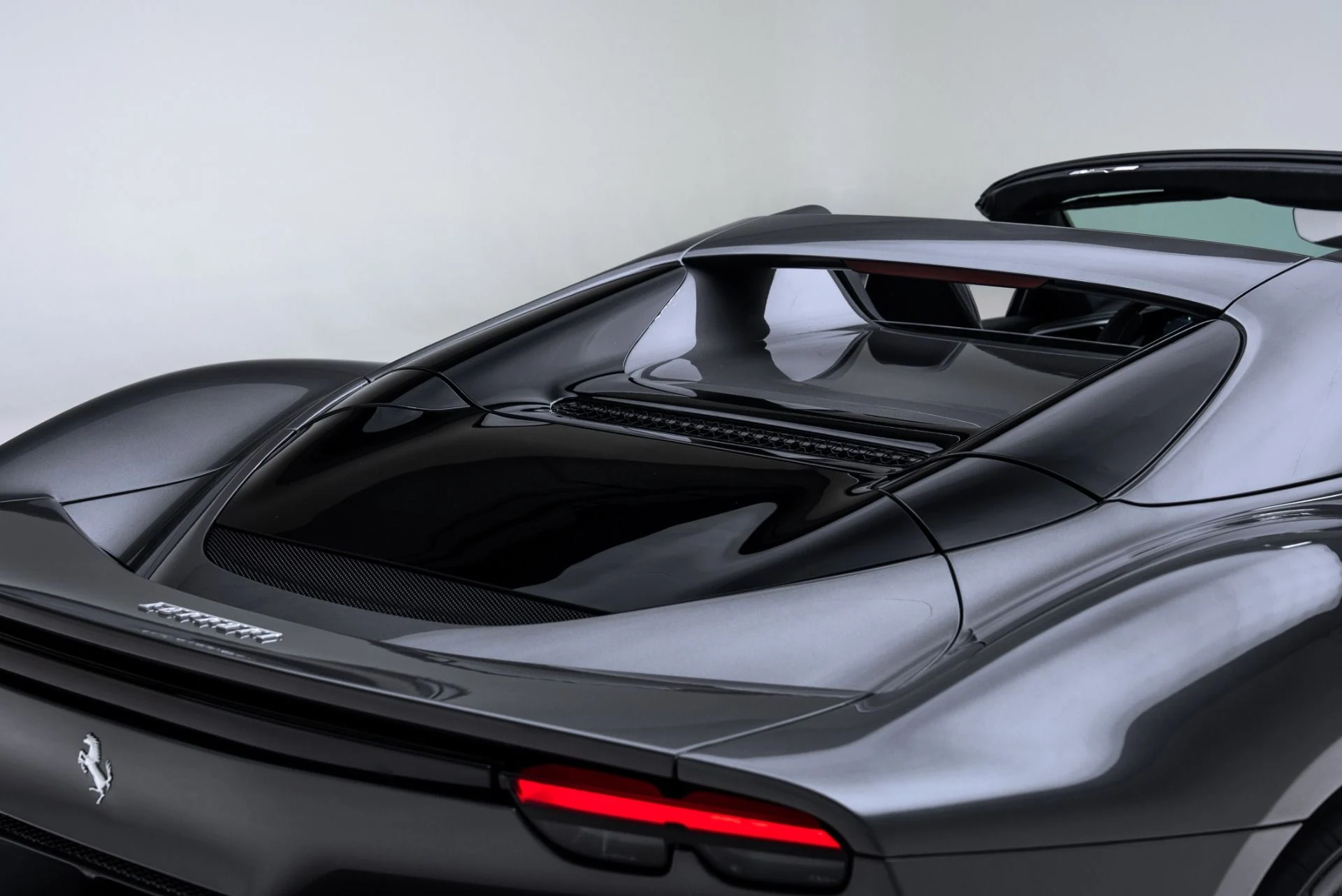 mph029_1239279233_Used_2025_Ferrari_296_GTS_1775518510_ac81c4250d