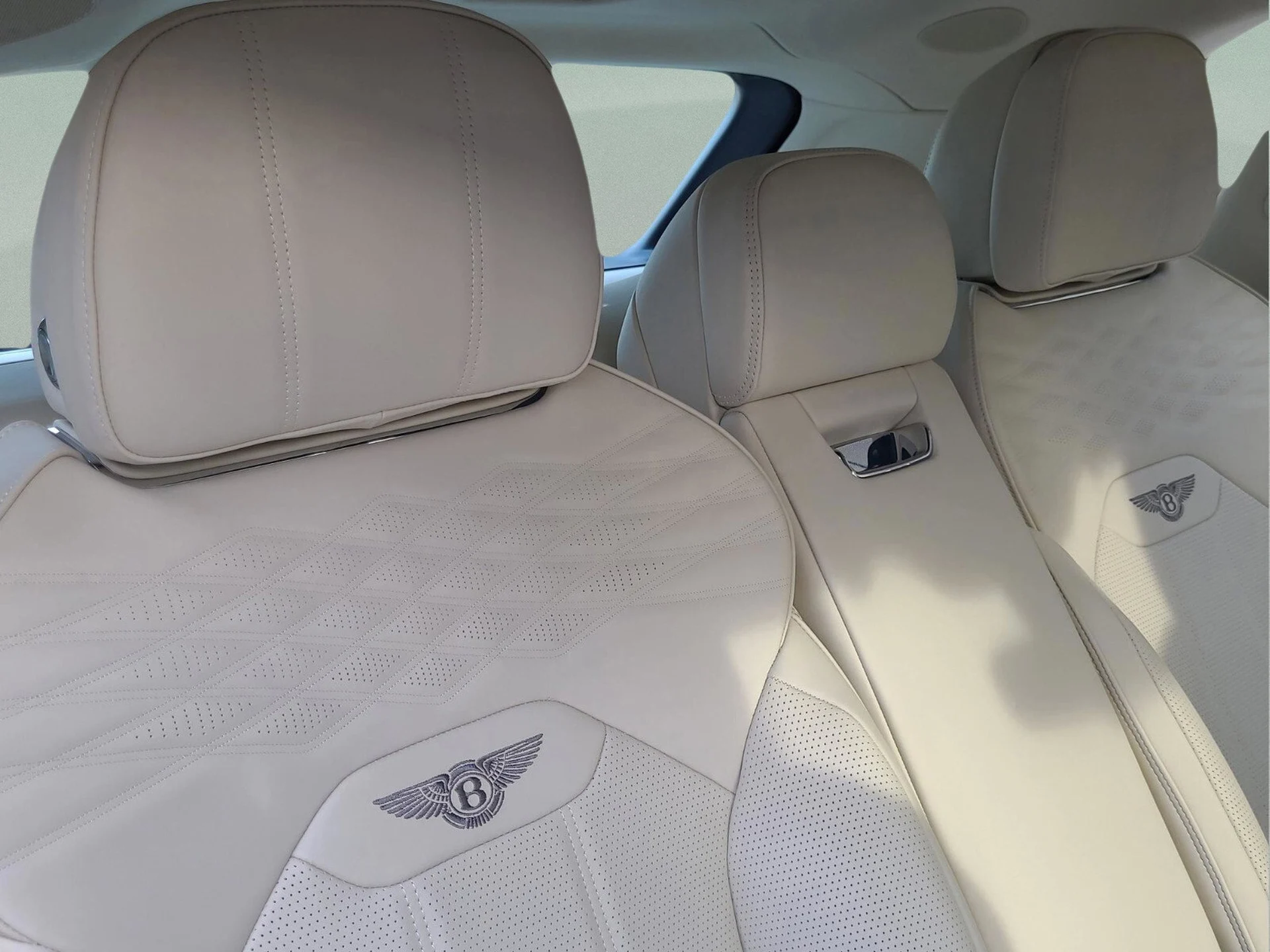 mph029_1254225508_500c4a8e55ff8b679b80cf0193b5670bx_b9c99f2579