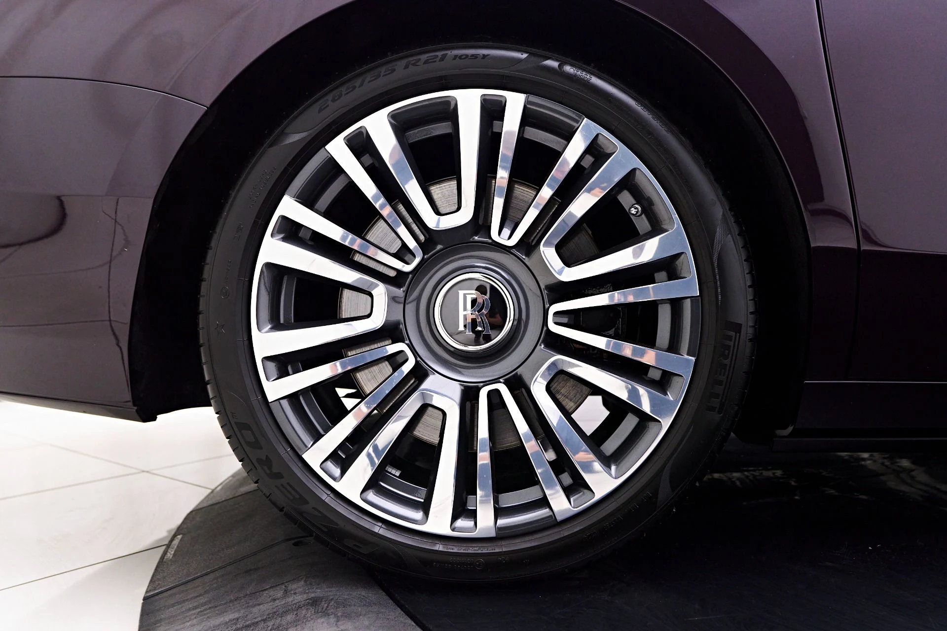 mph029_1256101116_Used_2024_Rolls_Royce_Ghost_Base_1752169894_95ca1dcec6