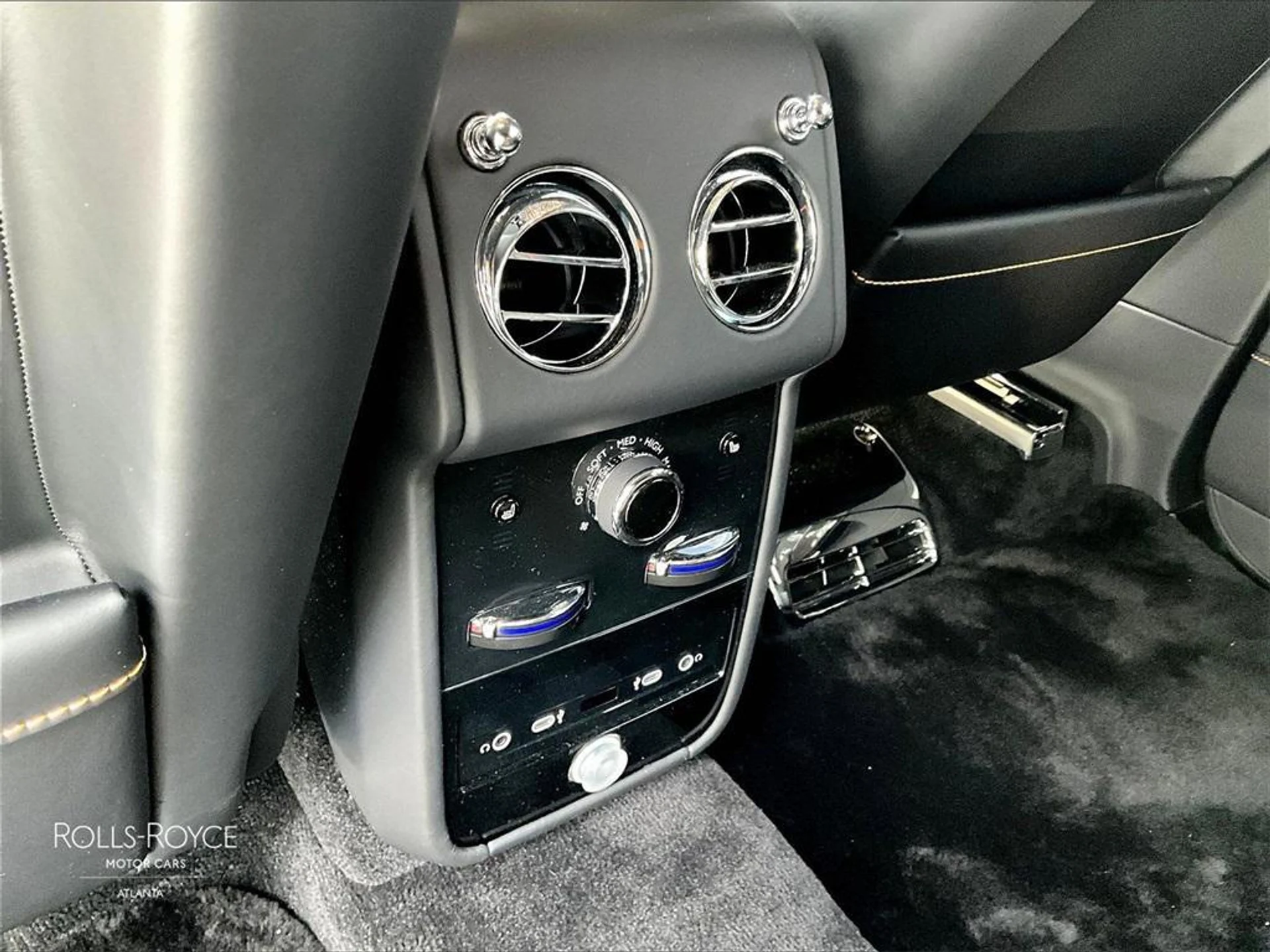 mph029_1256852984_av_C1_Wz_Hvv_Le_Yc_Tv_YC_3_Rx_Ppj3_Xa_M_66ab42c7cf