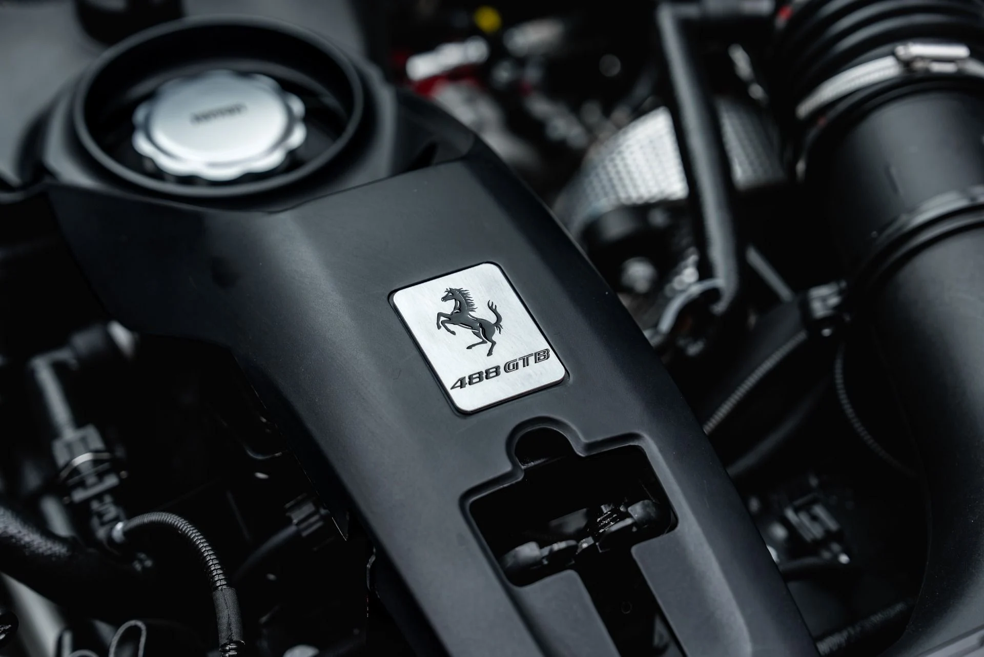 mph029_1267765560_Used_2018_Ferrari_488_GTB_1785446207_5e8980924d