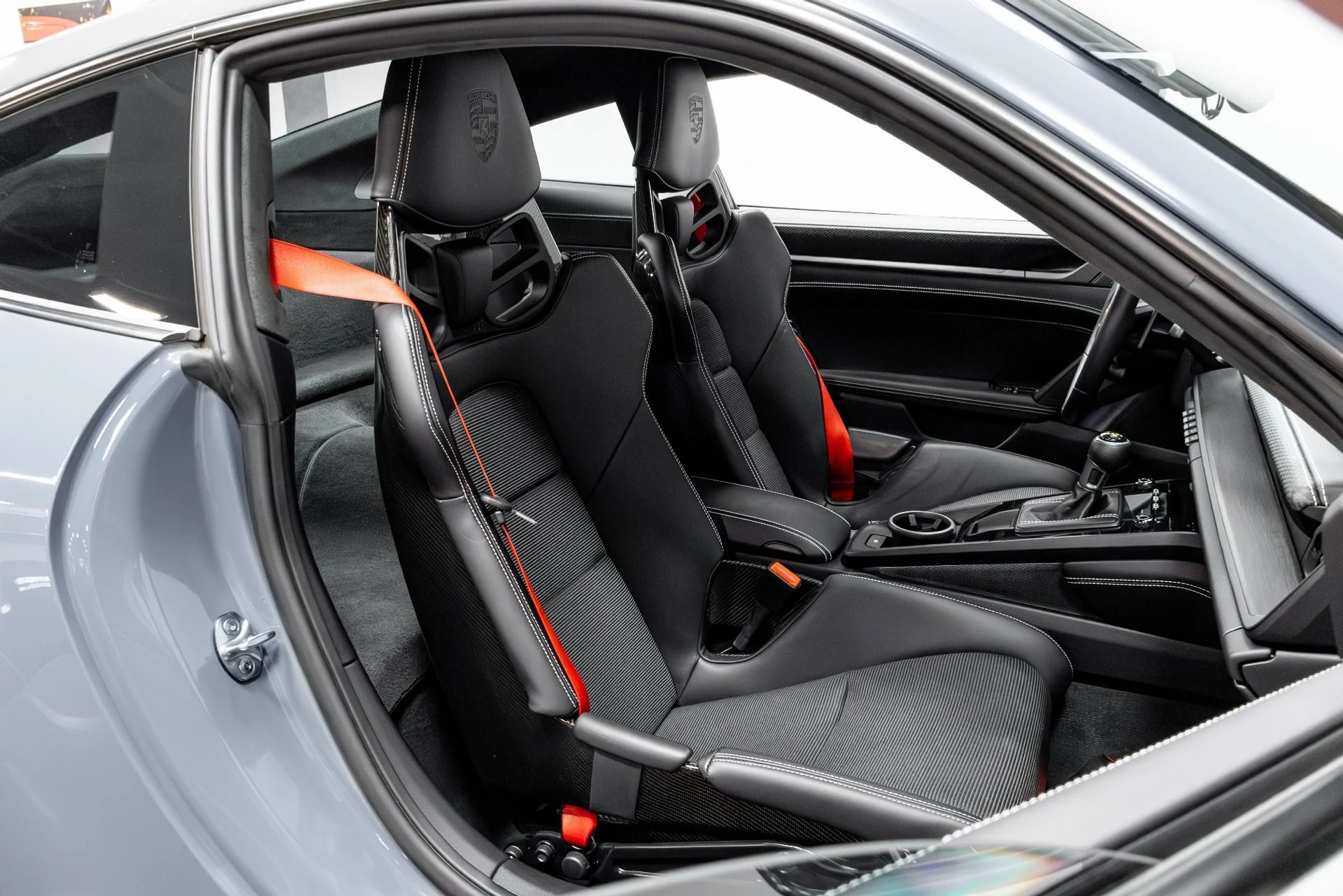 mph029_1270975718_Used_2024_Porsche_911_GT_3_Touring_1770958788_6b8db8ff69