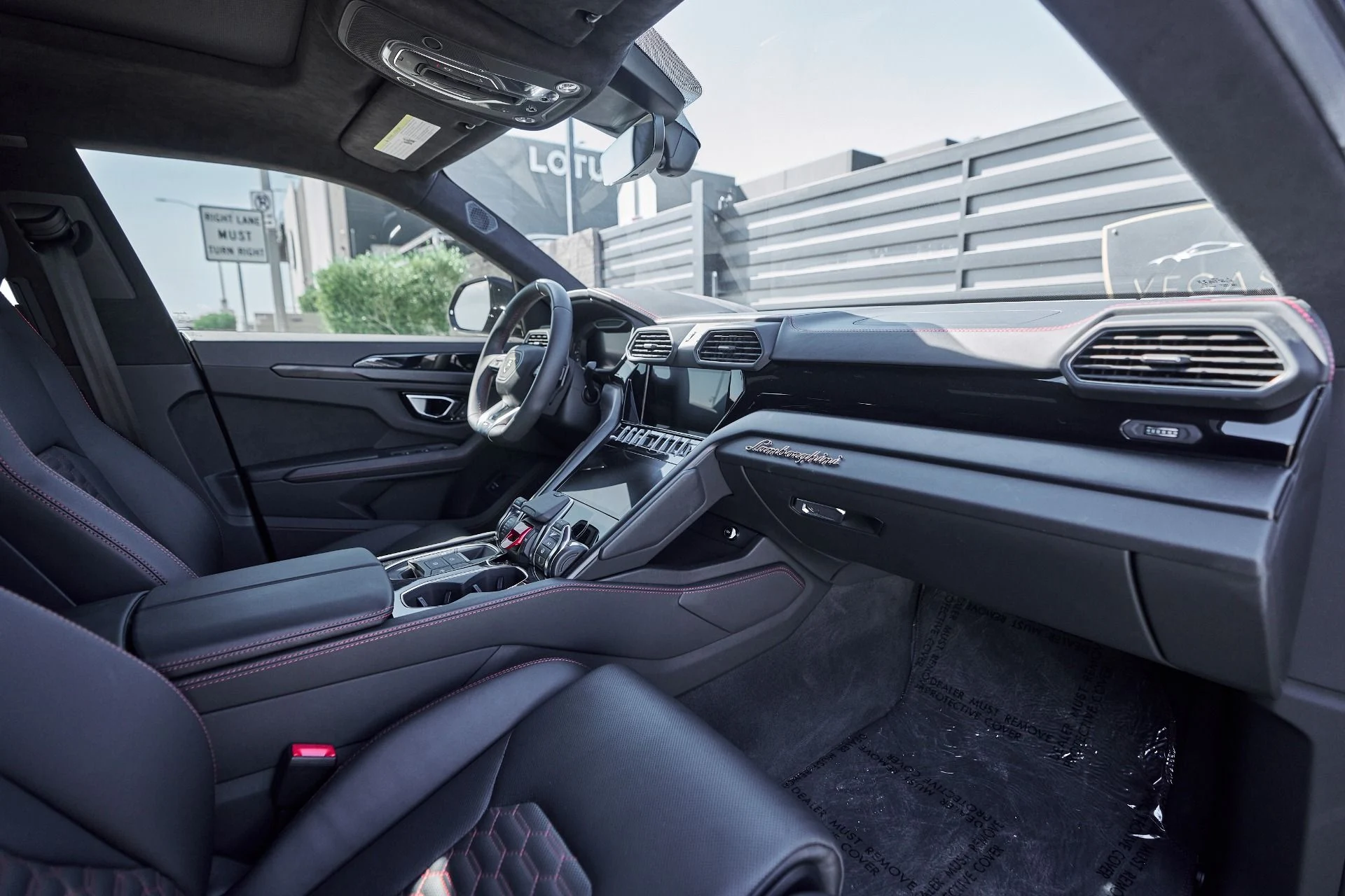 mph029_1273030485_Used_2021_Lamborghini_Urus_Base_1759523195_3f8e64cc1f