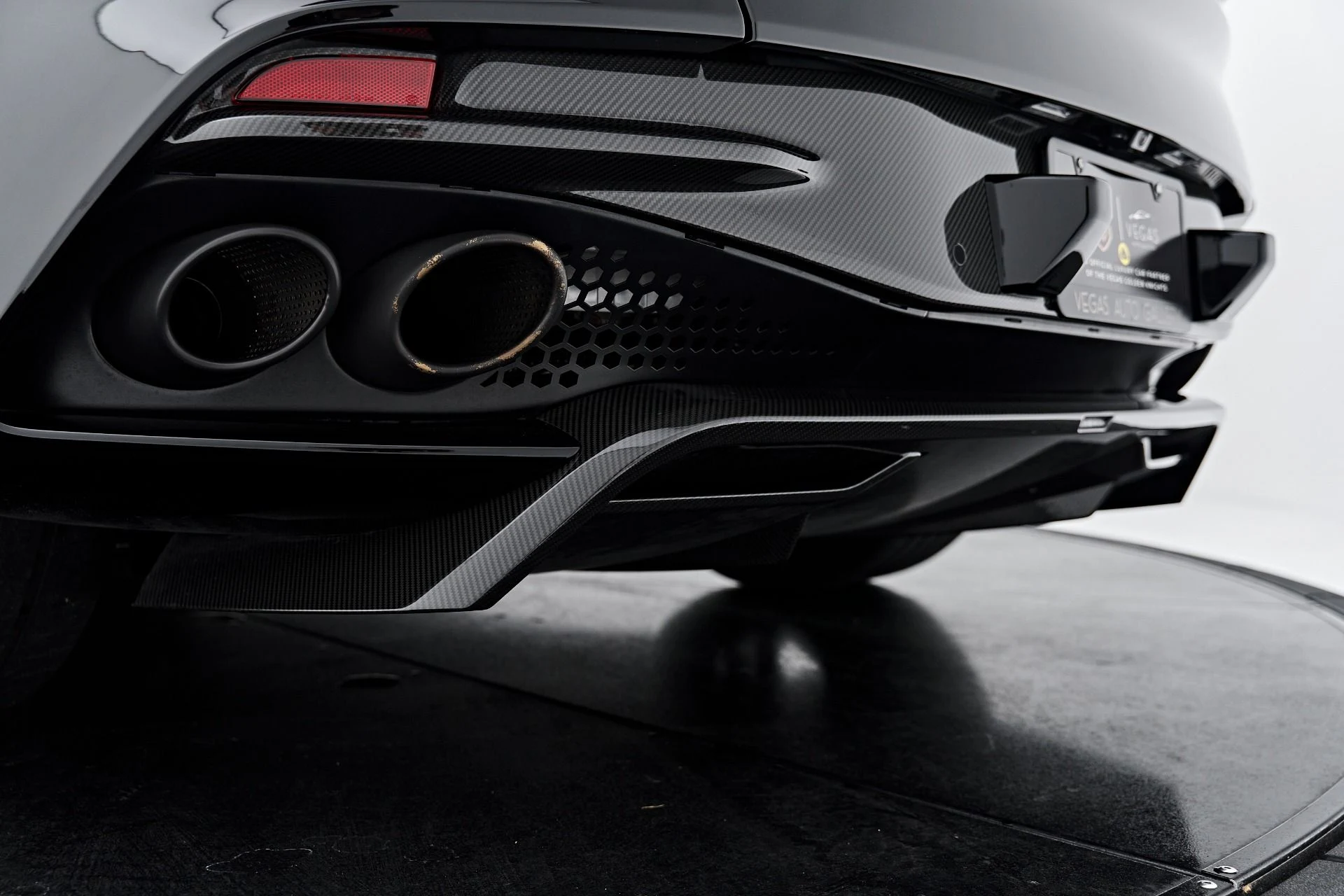 mph029_1275760118_Used_2019_Aston_Martin_DBS_Superleggera_1791337450_eacde8c6b3