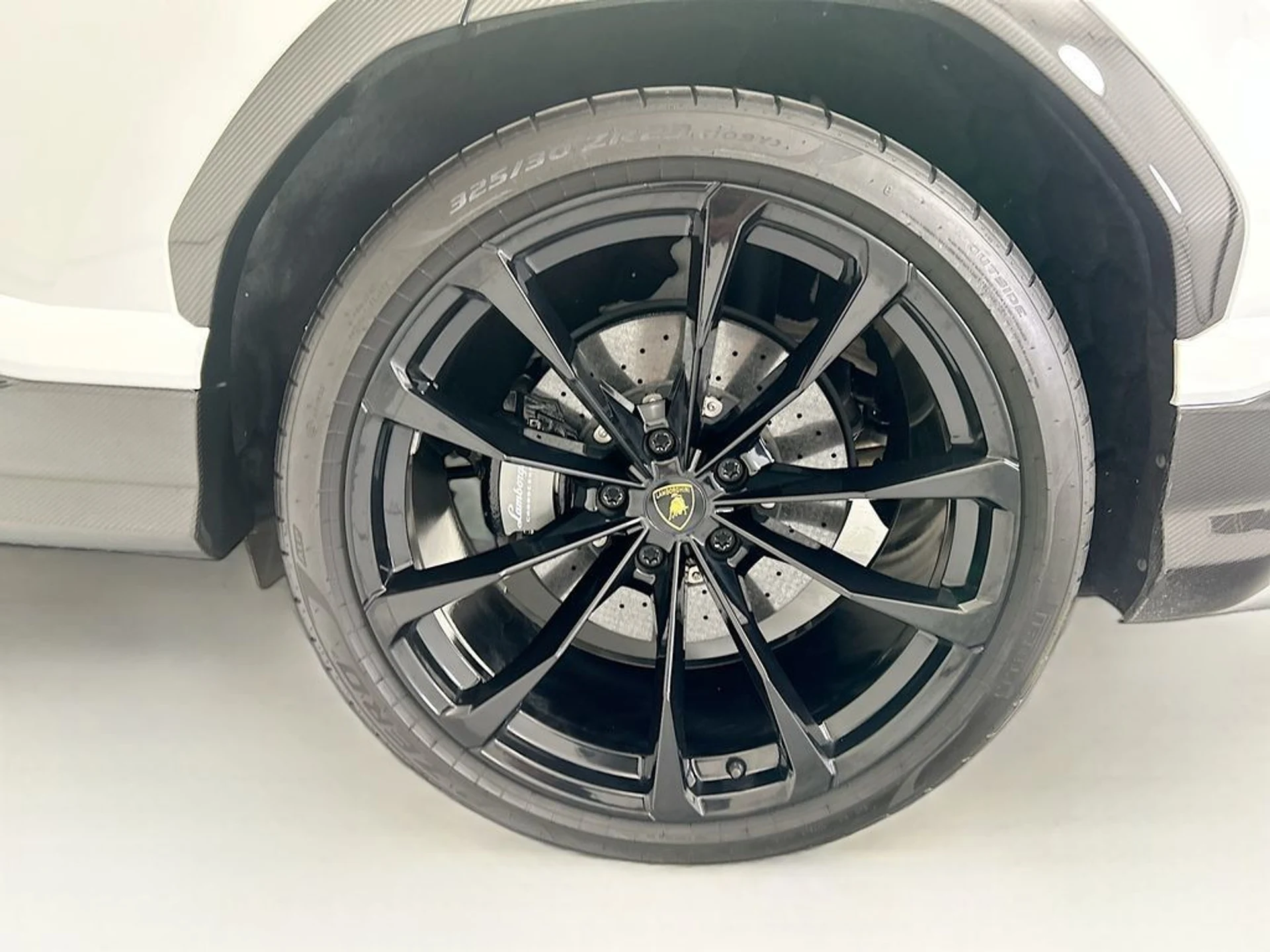 mph029_1277932199_used_2020_lamborghini_urus_awd_8119_23020577_30_1024_e647b1a981