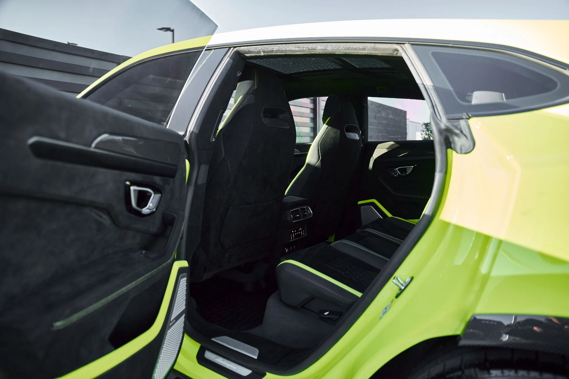 mph029_1284681117_Used_2024_Lamborghini_Urus_Performante_1771724624_2532ac1f37