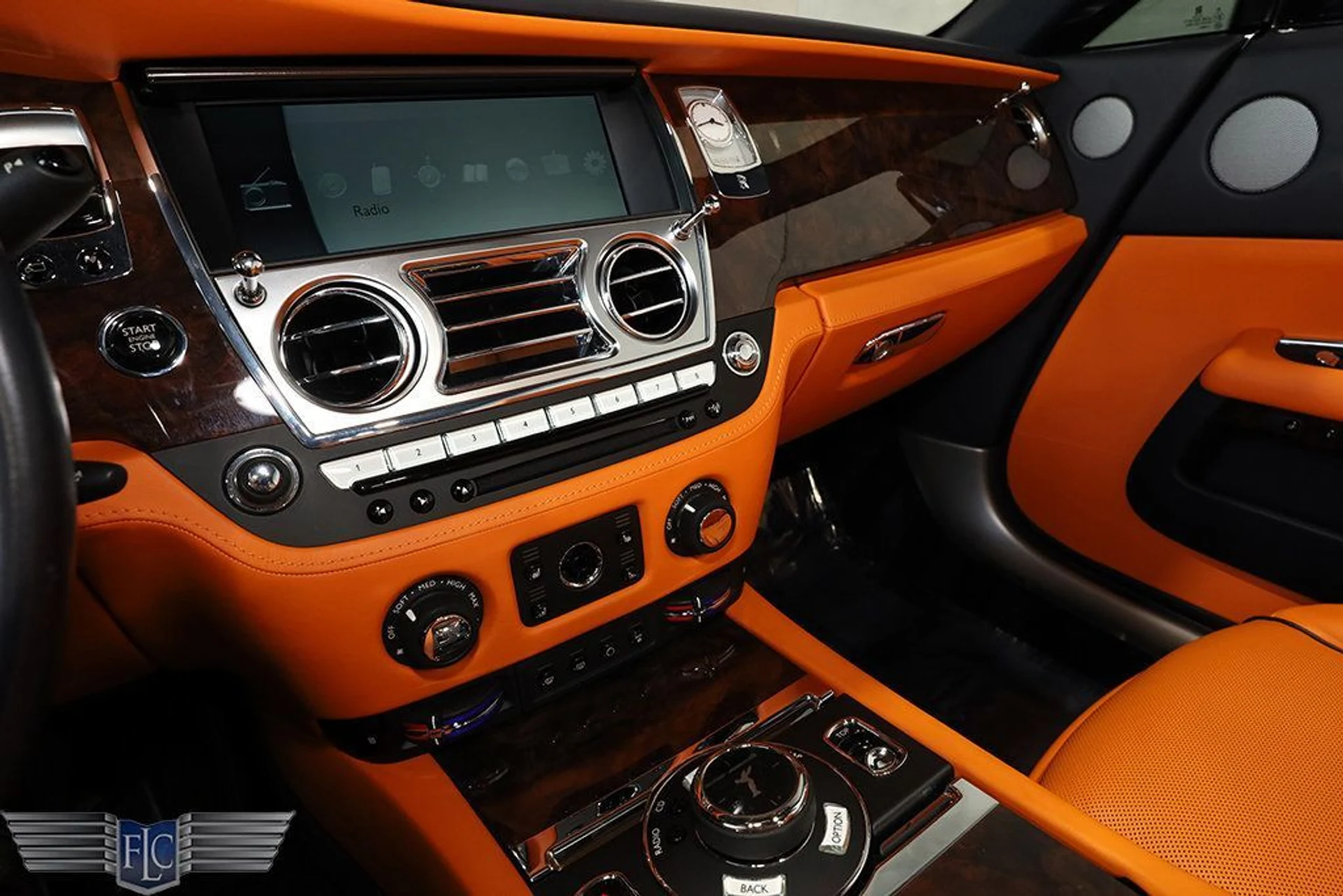 mph029_1291433541_used_2017_rolls_royce_dawn_convertible_9689_22999334_30_1024_dc2905eeb6