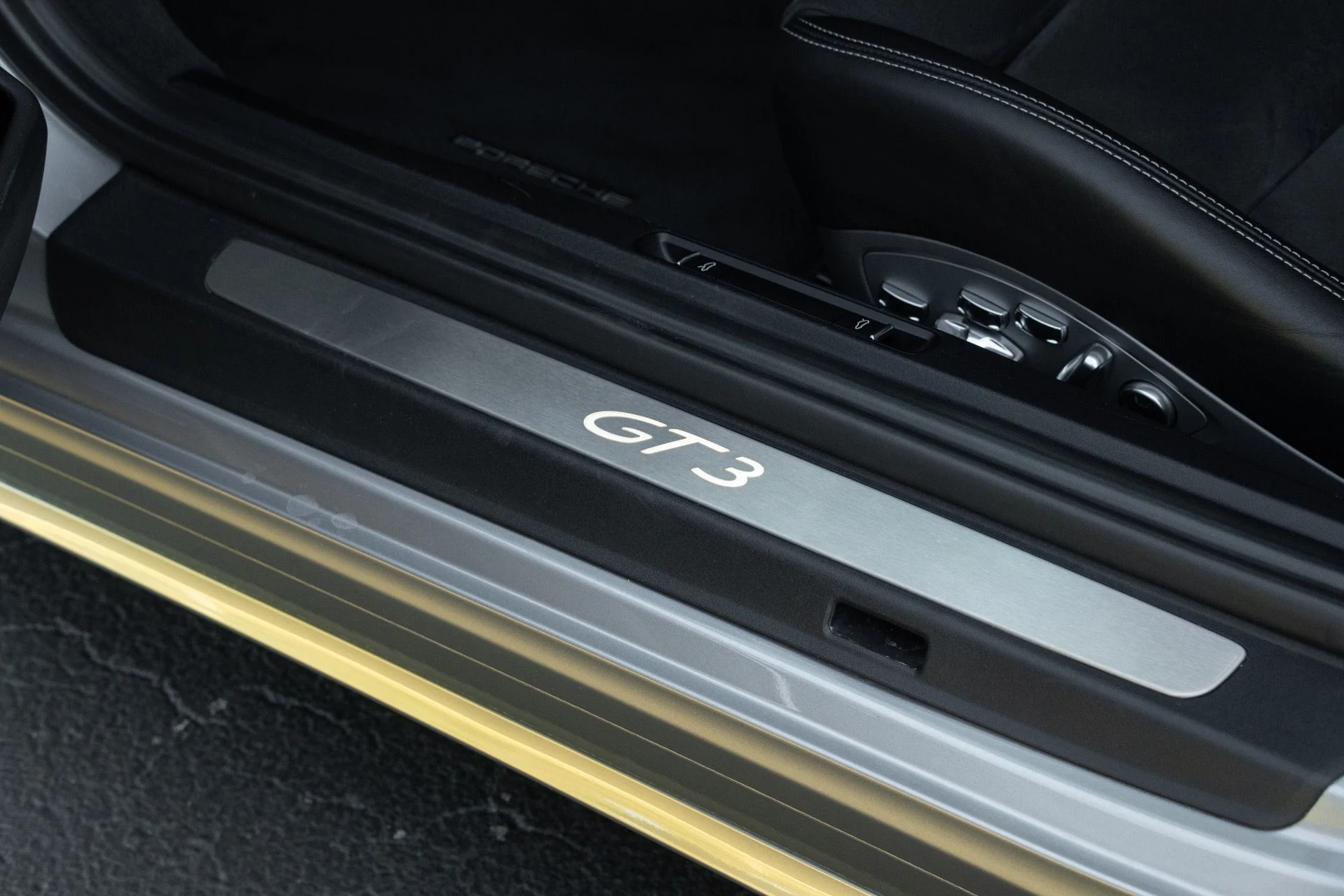 mph029_1320980553_Used_2018_Porsche_911_GT_3_1761946041_60f0089c52