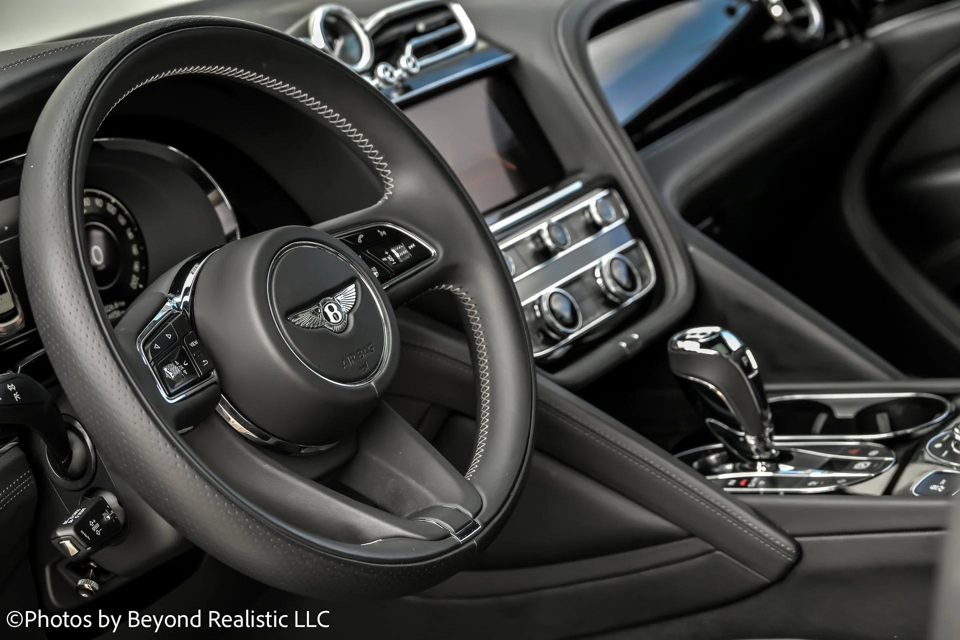 mph029_1326075503_Used_2024_Bentley_Bentayga_Hybrid_1759997560_0cd35ba990