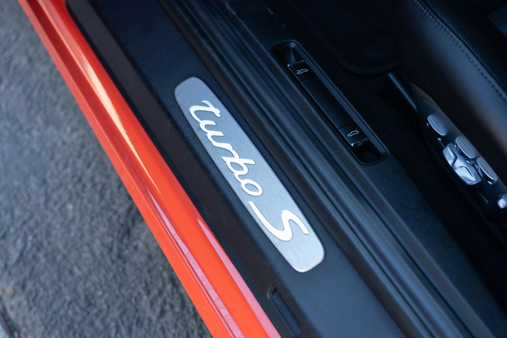 mph029_1330665723_Used_2016_Porsche_911_Turbo_S_1756939702_535941268d
