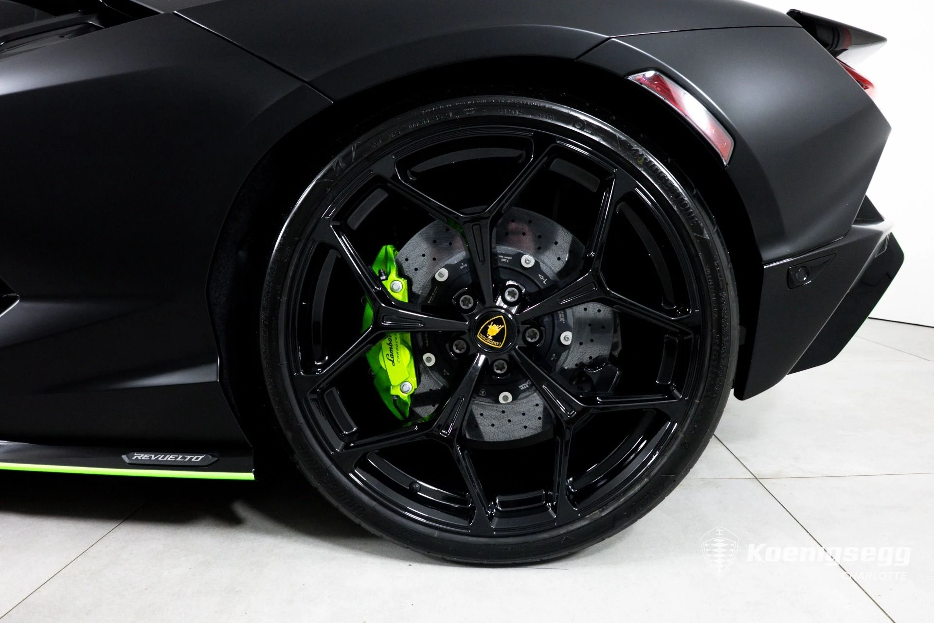 mph029_1333484598_Used_2024_Lamborghini_Revuelto_1783439942_2d7dc37298