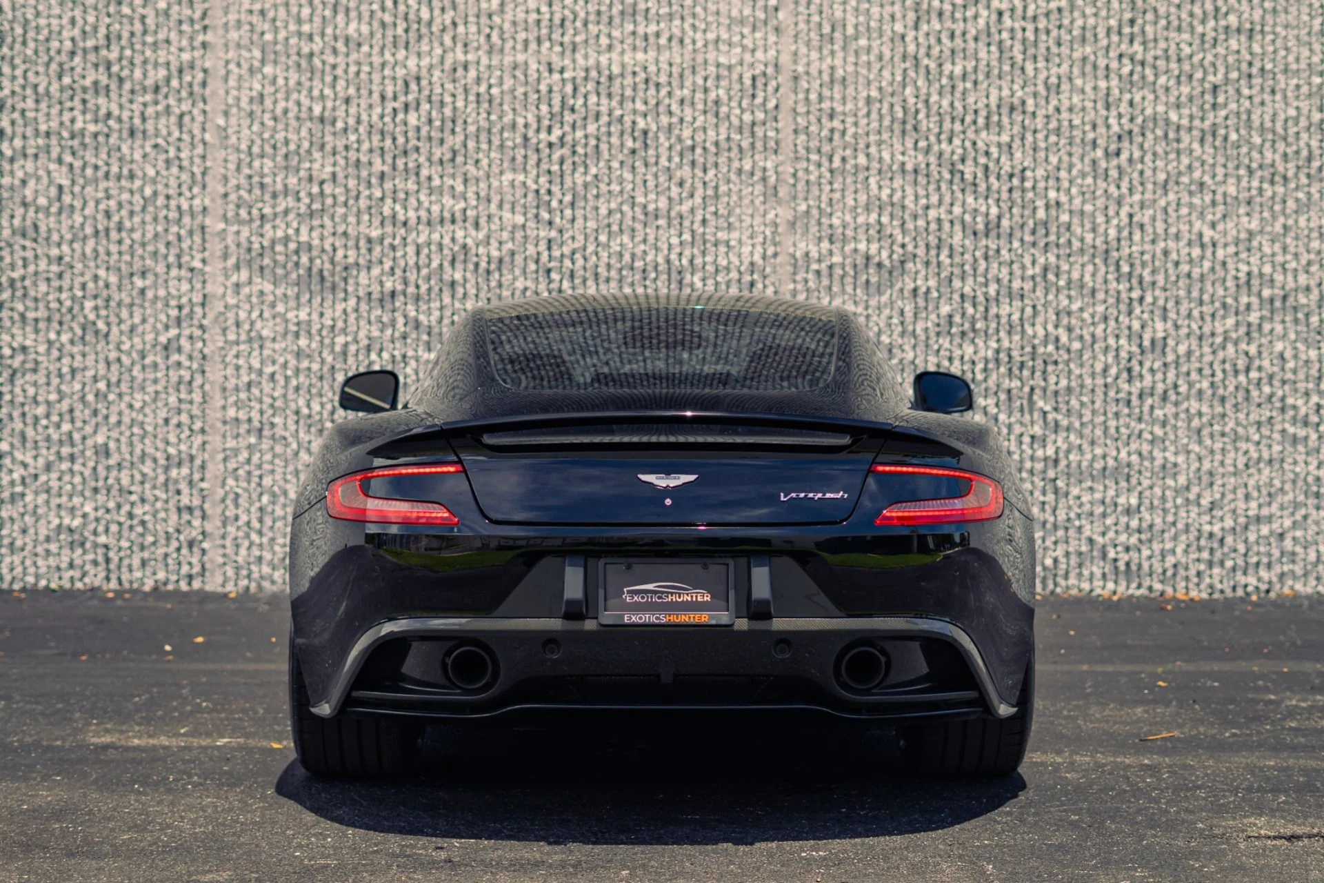 mph029_1335968726_Used_2014_Aston_Martin_Vanquish_Carbon_Exterior_Package_1783458978_9819ebc37e