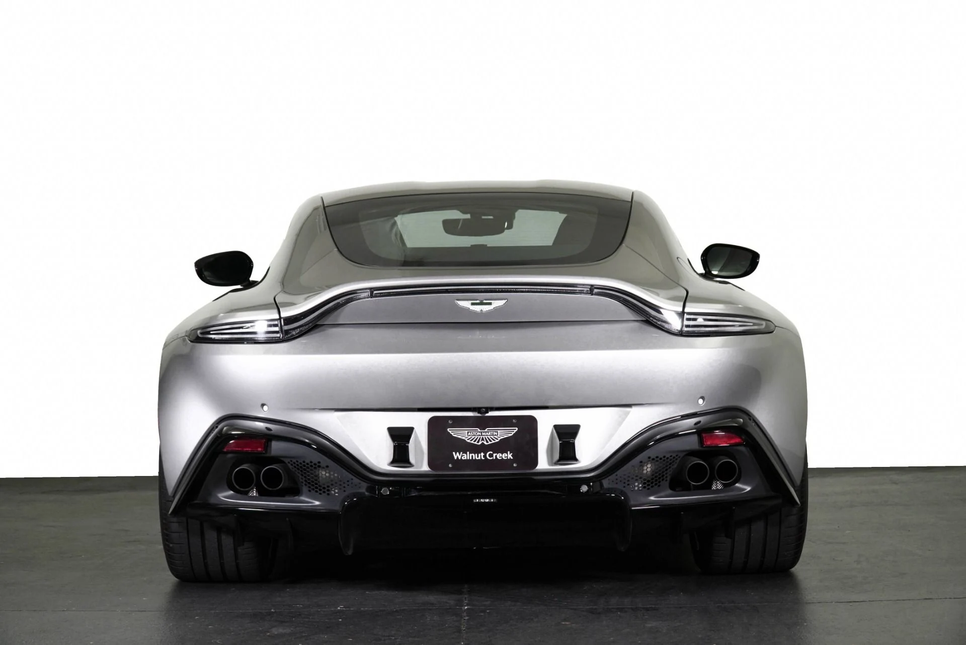 mph029_1343798309_Used_2023_Aston_Martin_Vantage_1770366808_9865cbc7b4