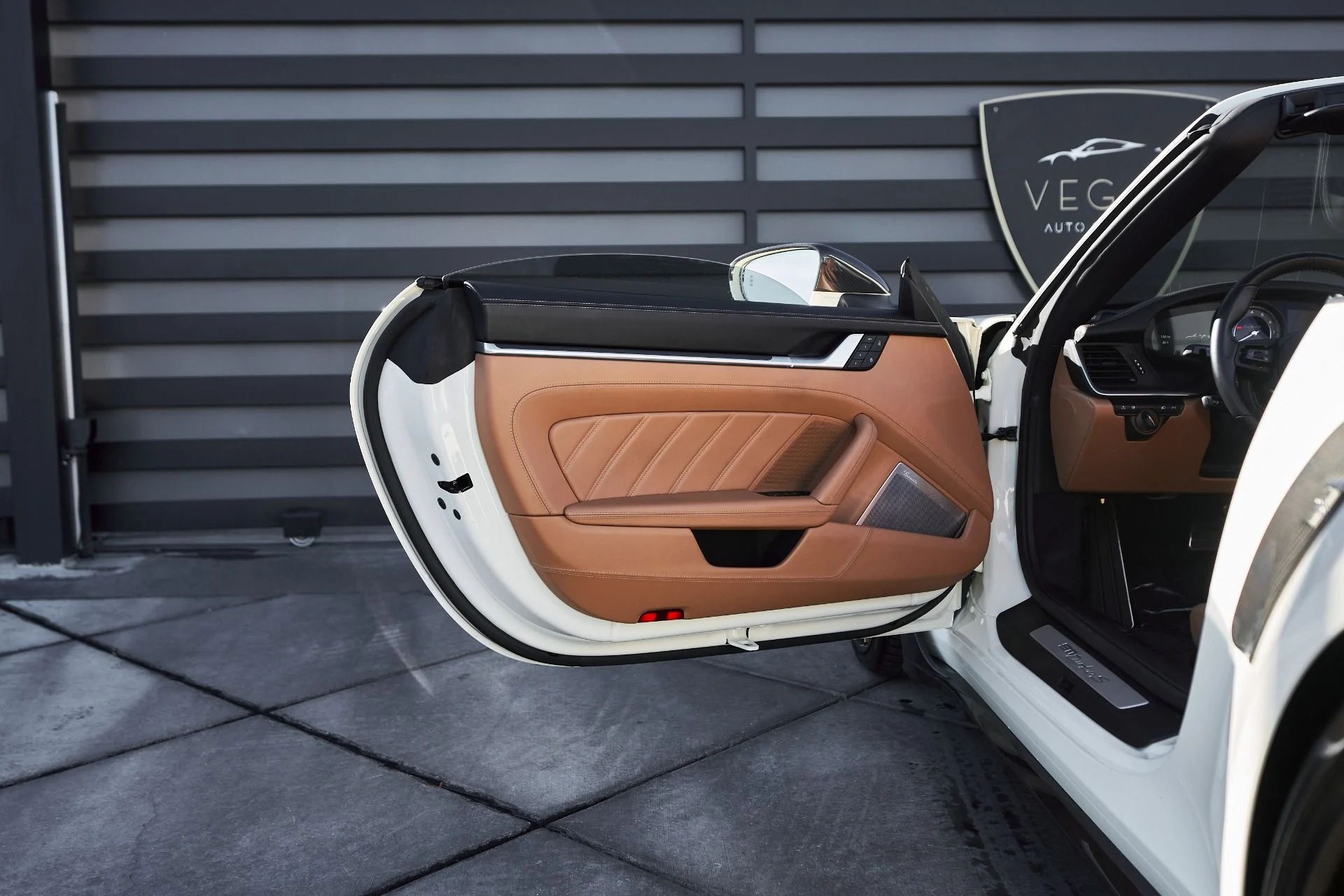 mph029_1348762833_Used_2023_Porsche_911_Turbo_S_1764903166_37865cdf12