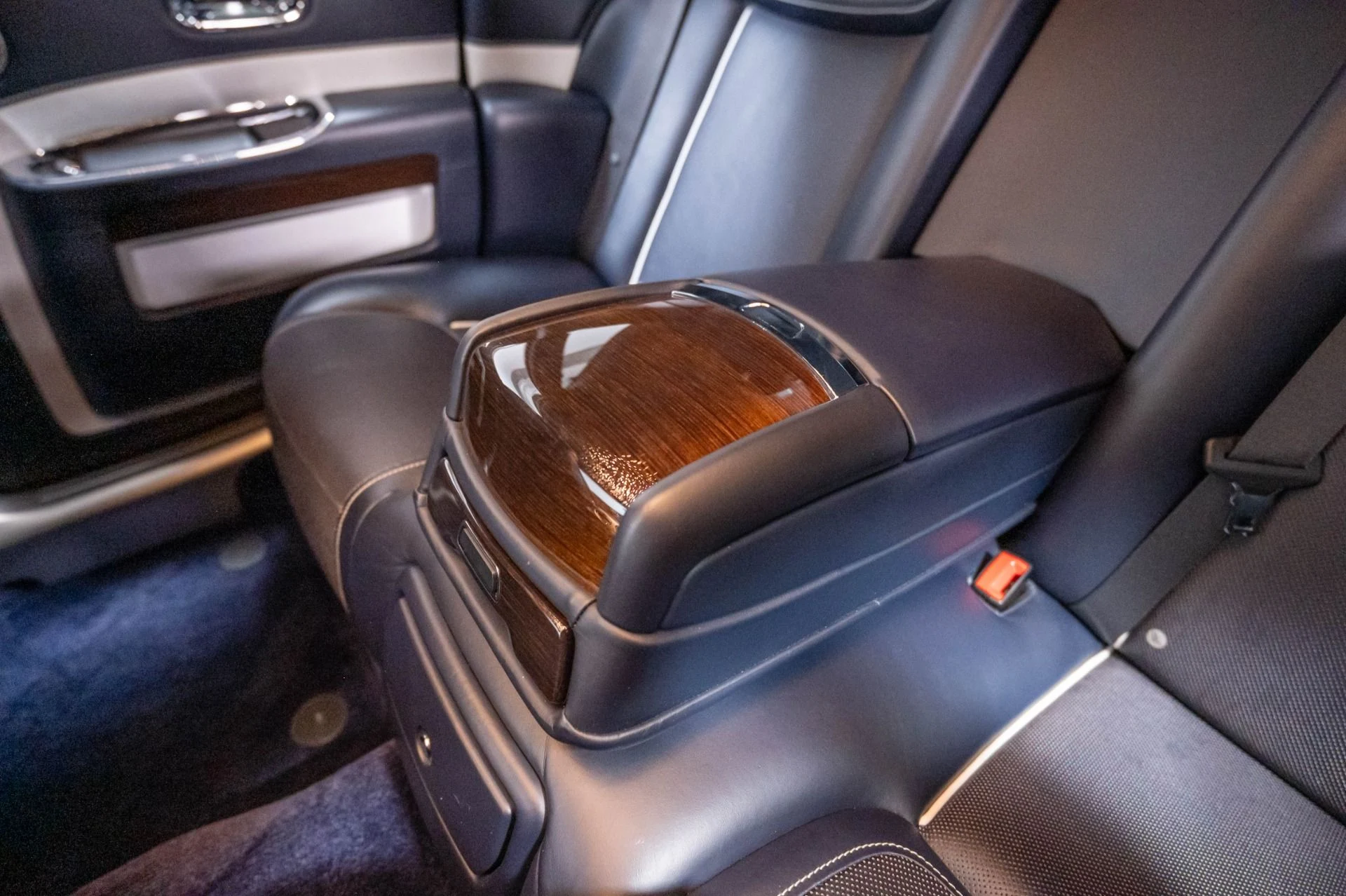 mph029_1353038337_Used_2018_Rolls_Royce_Ghost_Base_1786492649_43311b24c4