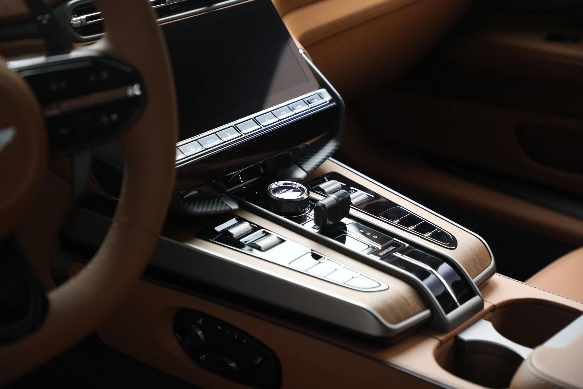 mph029_1367505328_New_2026_Aston_Martin_Vanquish_460d5a1dbb