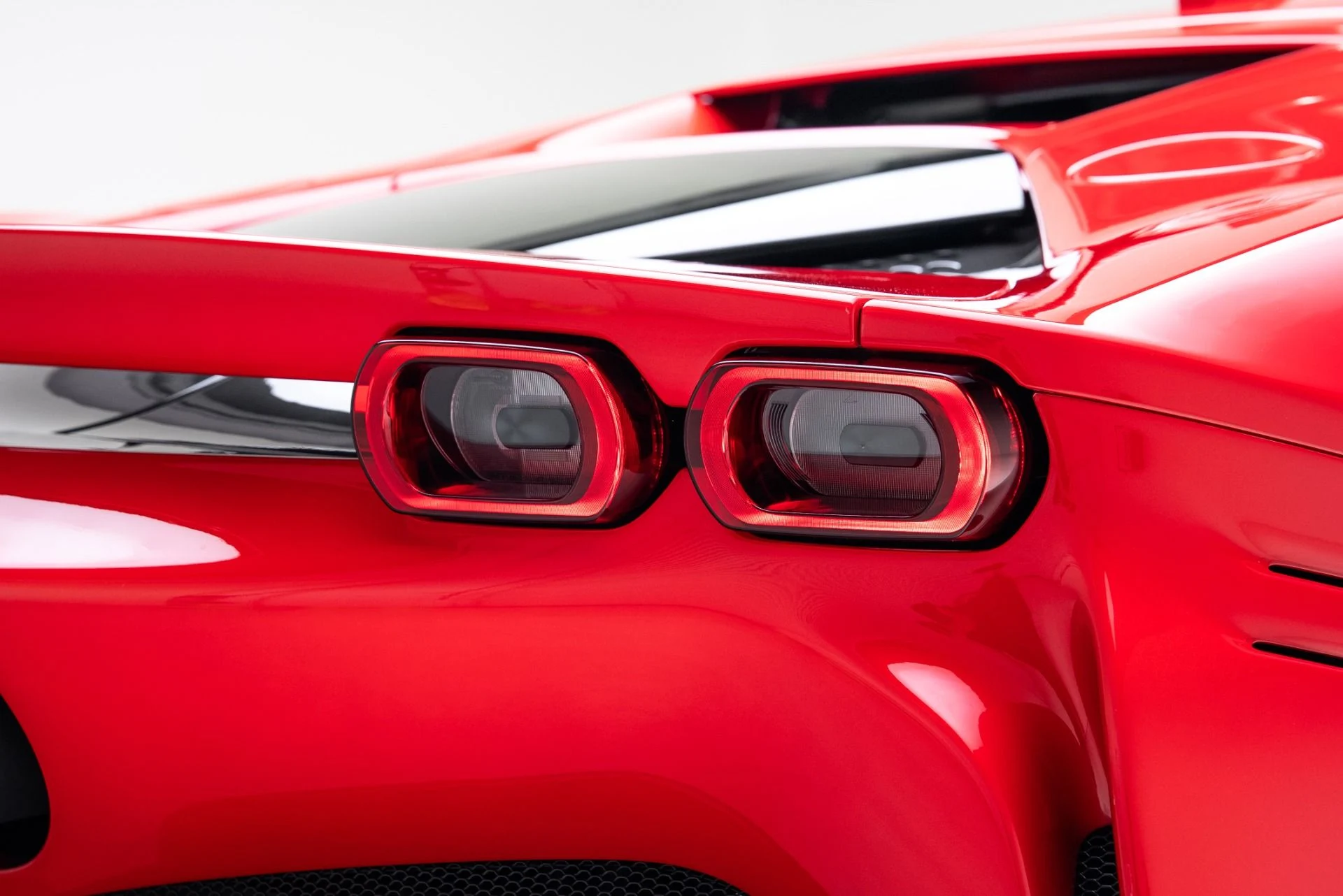 mph029_1368417148_Used_2024_Ferrari_SF_90_Stradale_1774546158_e735dbf261