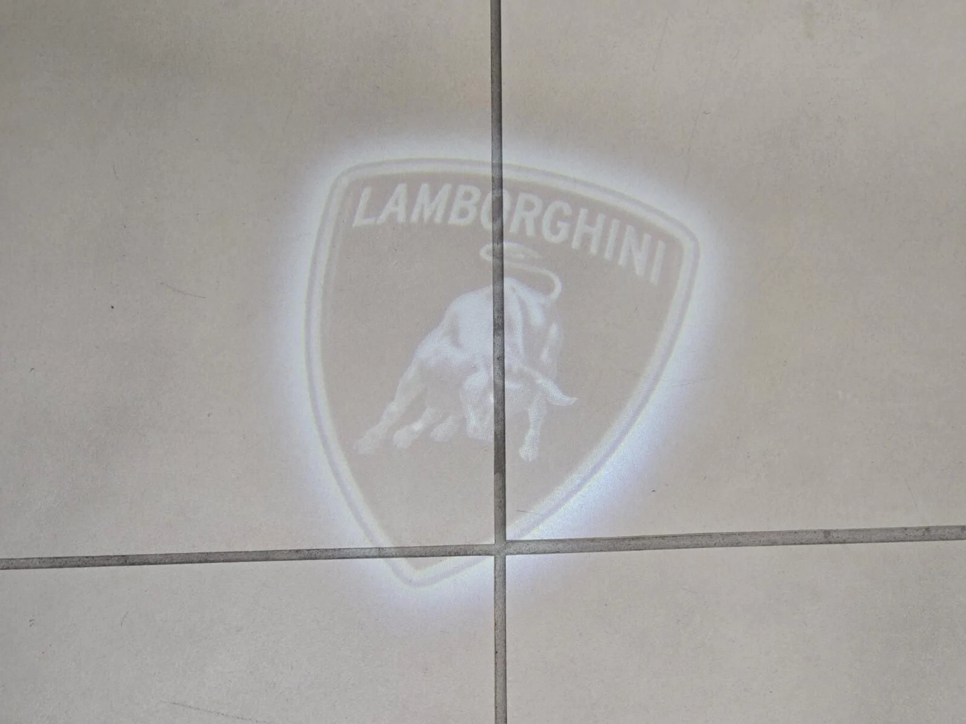 mph029_1368584532_Used_2023_Lamborghini_Urus_S_1770879338_c5dfda002d