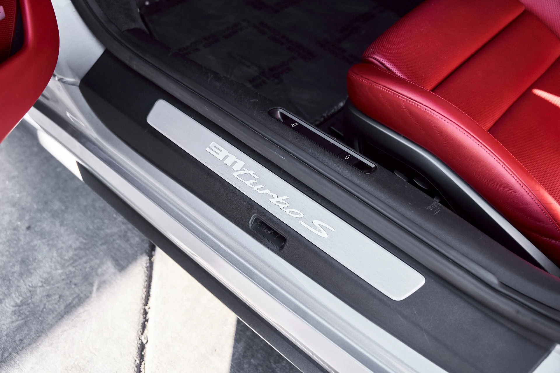 mph029_1369889396_Used_2021_Porsche_911_Turbo_S_1773694223_8db1b7437a