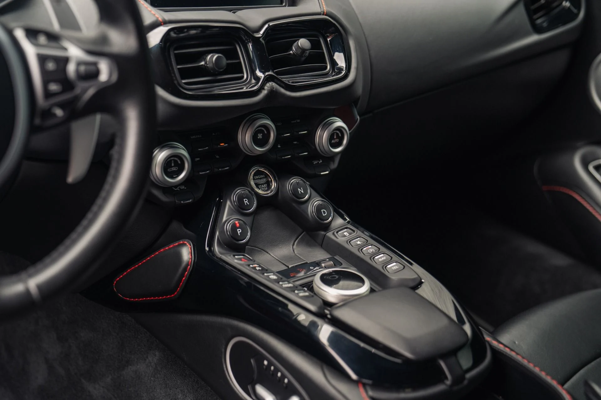 mph029_1381423403_Used_2019_Aston_Martin_Vantage_Painted_Hyper_Red_1790717746_8ea2cf42dd