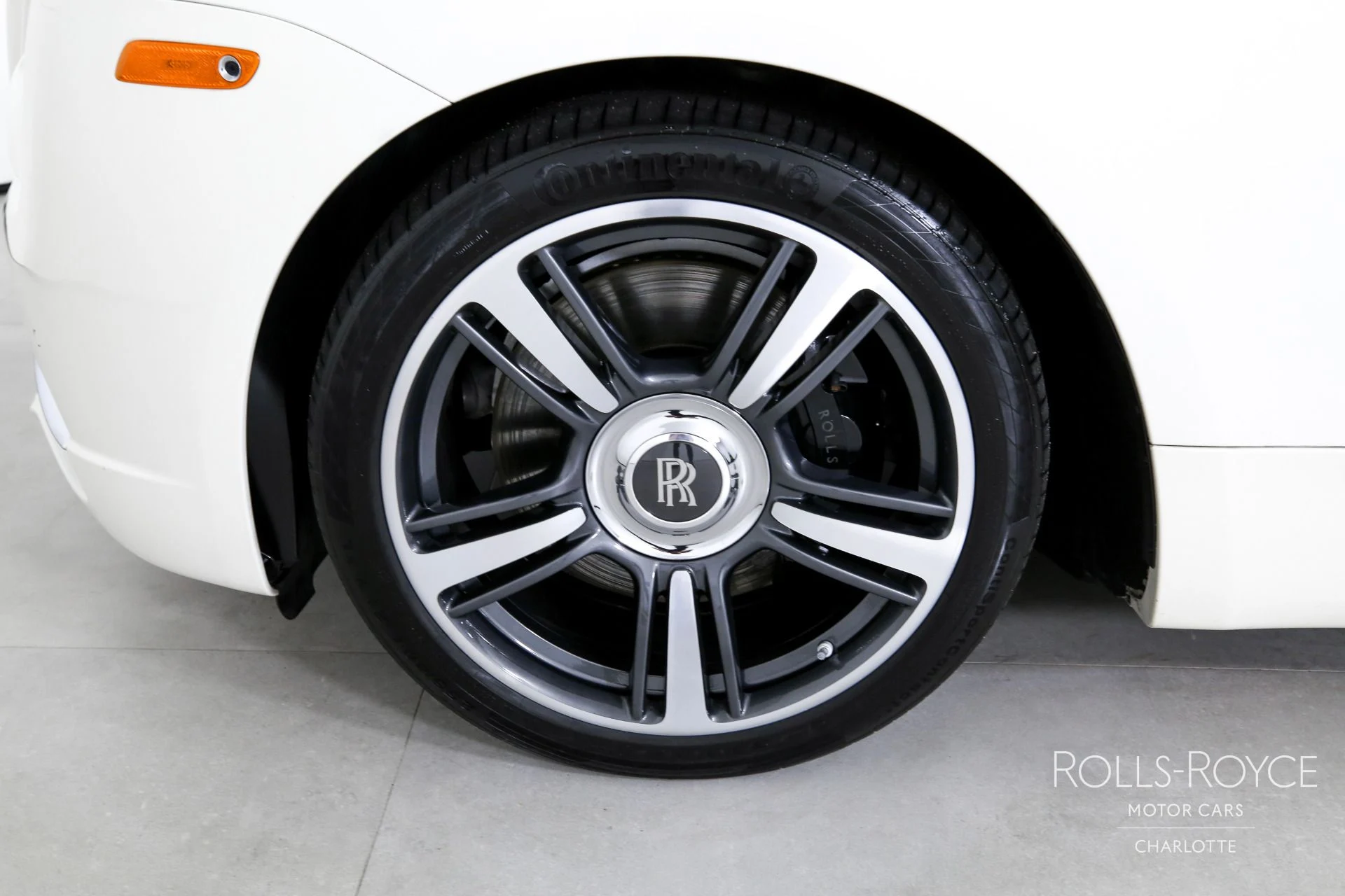 mph029_1383638886_Used_2019_Rolls_Royce_Wraith_1701539384_9213eddcdb