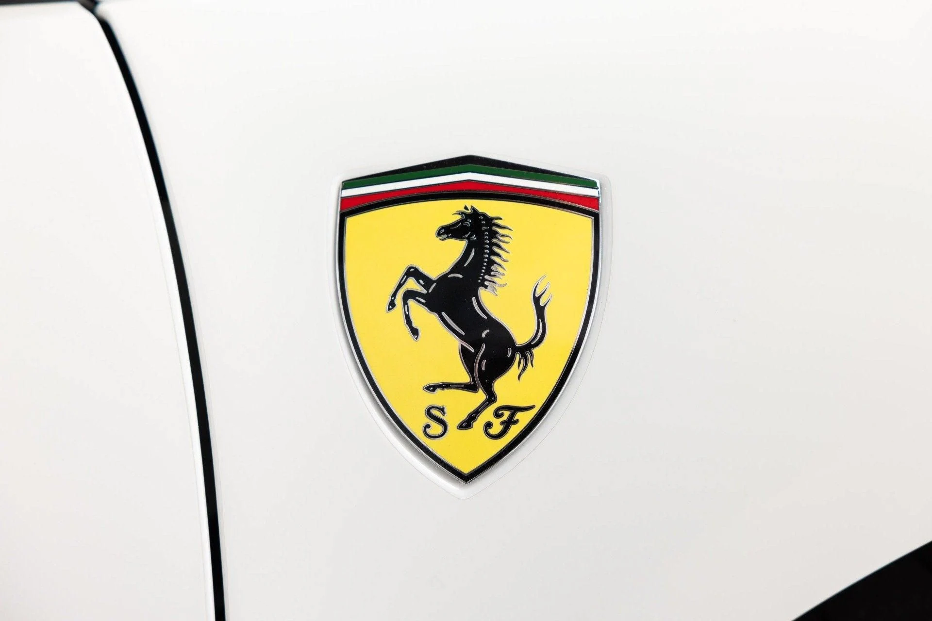 mph029_1386214910_Used_2022_Ferrari_F8_Spider_1789652695_078e4aacb2