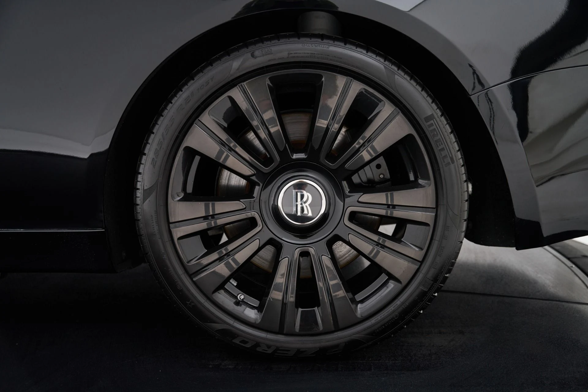 mph029_1389747503_Used_2015_Rolls_Royce_Wraith_Base_1792602949_c7f54b2c04
