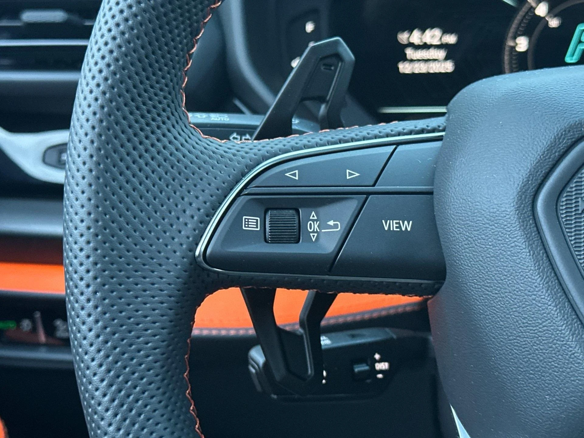 mph029_1405885294_New_2025_Lamborghini_Urus_SE_1766589021_c46a4e534a