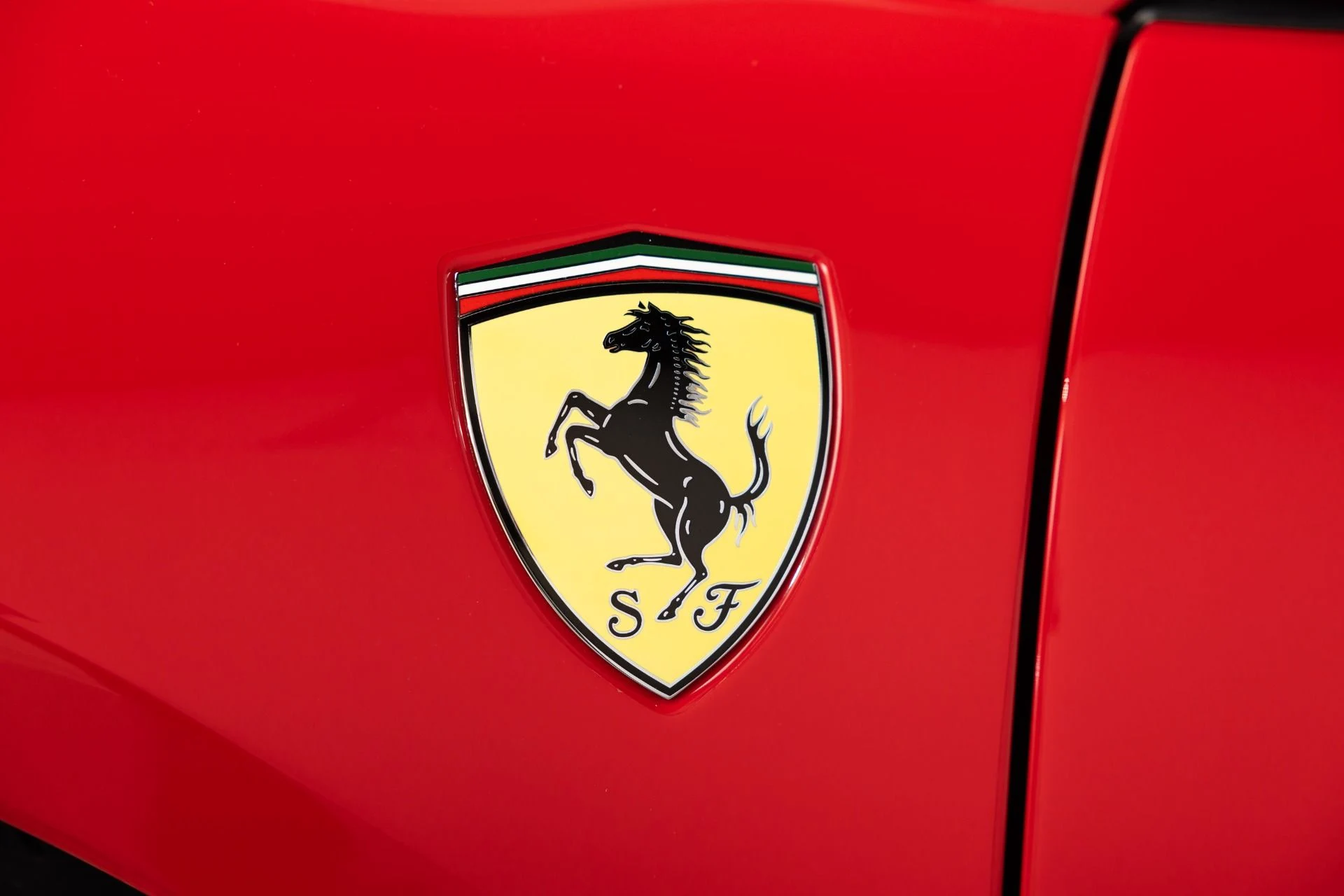 mph029_1411591970_Used_2019_Ferrari_488_Spider_1787231247_16bf5f3795