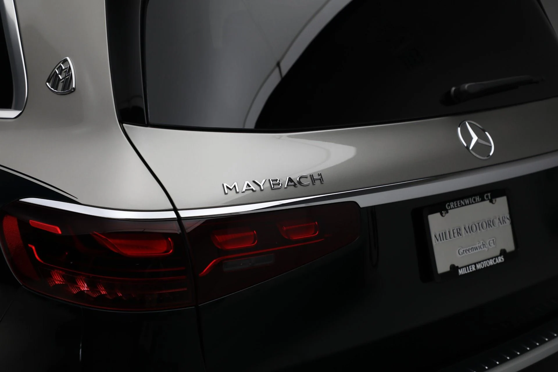 mph029_1417113569_Used_2024_Mercedes_Benz_Maybach_GLS_600_4_MATIC_1763566365_d91805261a