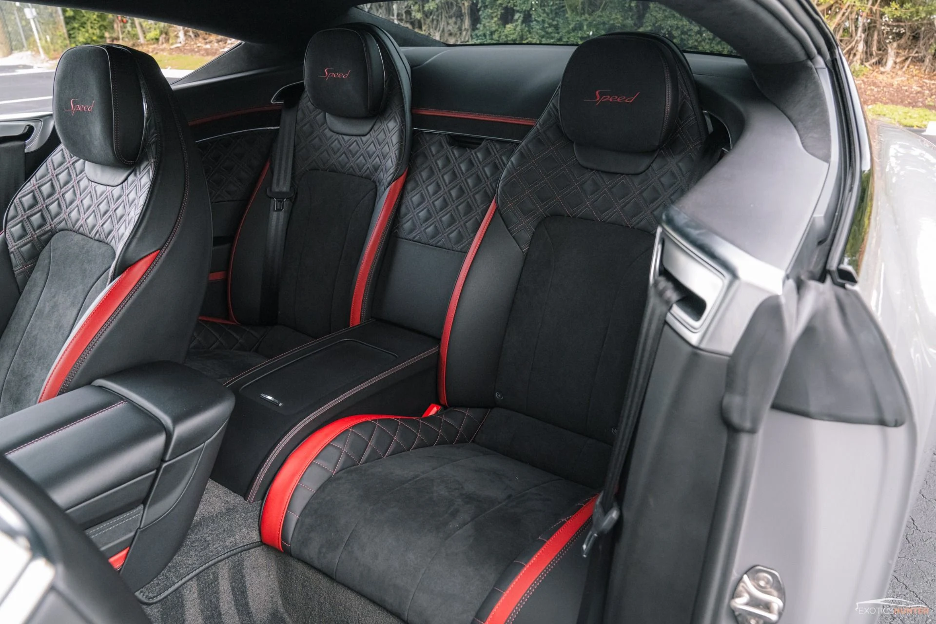 mph029_1417821456_Used_2022_Bentley_Continental_GT_Speed_in_Camrian_Grey_w_Factory_Carbon_Kit_Rotating_Display_1762295327_6f8379c055