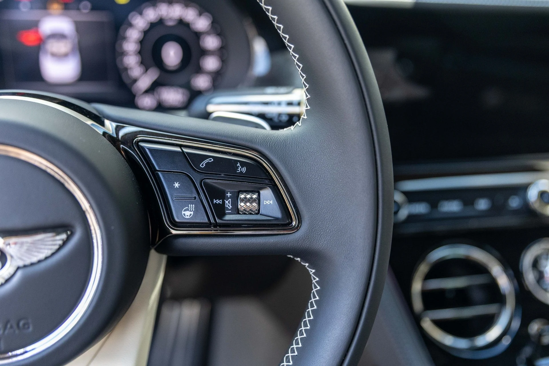 mph029_141840664_Hi_Tech_Luxury_Imports_LLC_SCBDP_4_ZG_0_SC_023562_image_29_ad4f32bf1a