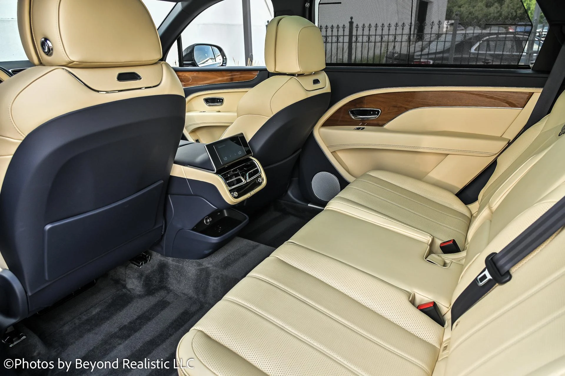 mph029_142521675_Used_2023_Bentley_Bentayga_EWB_1769853183_defd1d5179