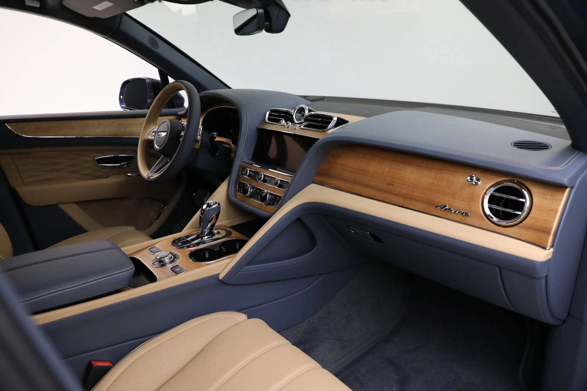 mph029_1459229341_New_2025_Bentley_Bentayga_EWB_Azure_V8_6c7309184e