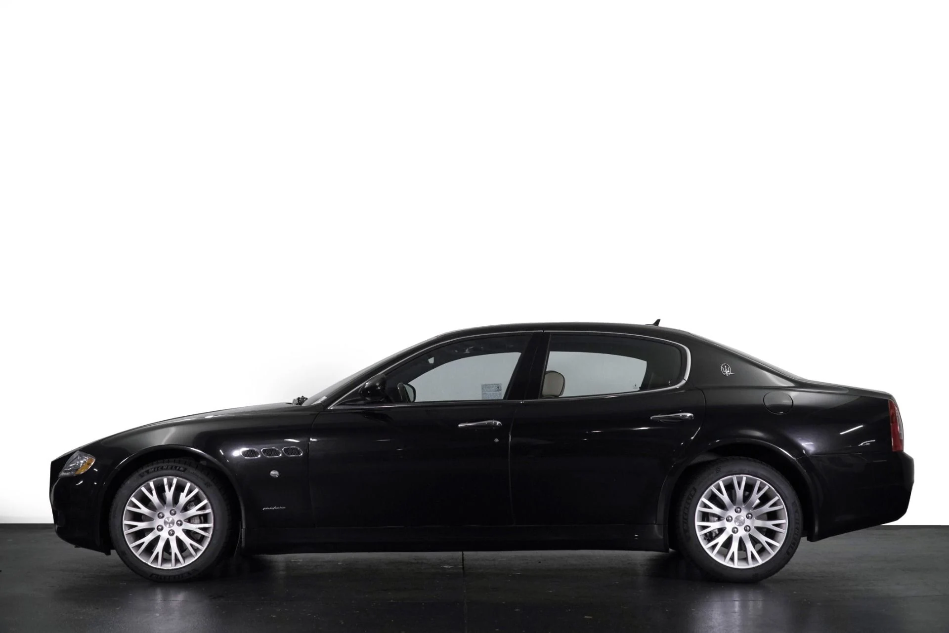 mph029_1461646254_Used_2009_Maserati_Quattroporte_Base_1787291623_d643ddef9d