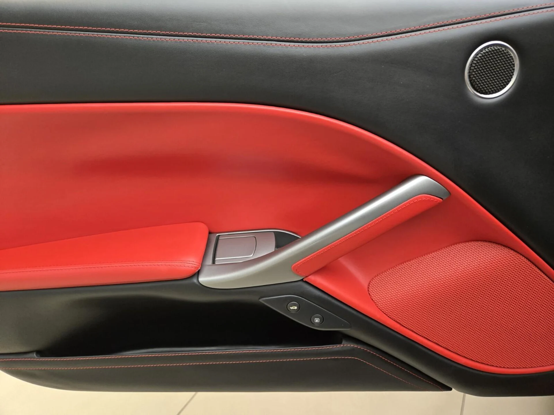 mph029_146933954_Used_2016_Ferrari_F12_Berlinetta_1760770857_a9e6543f44