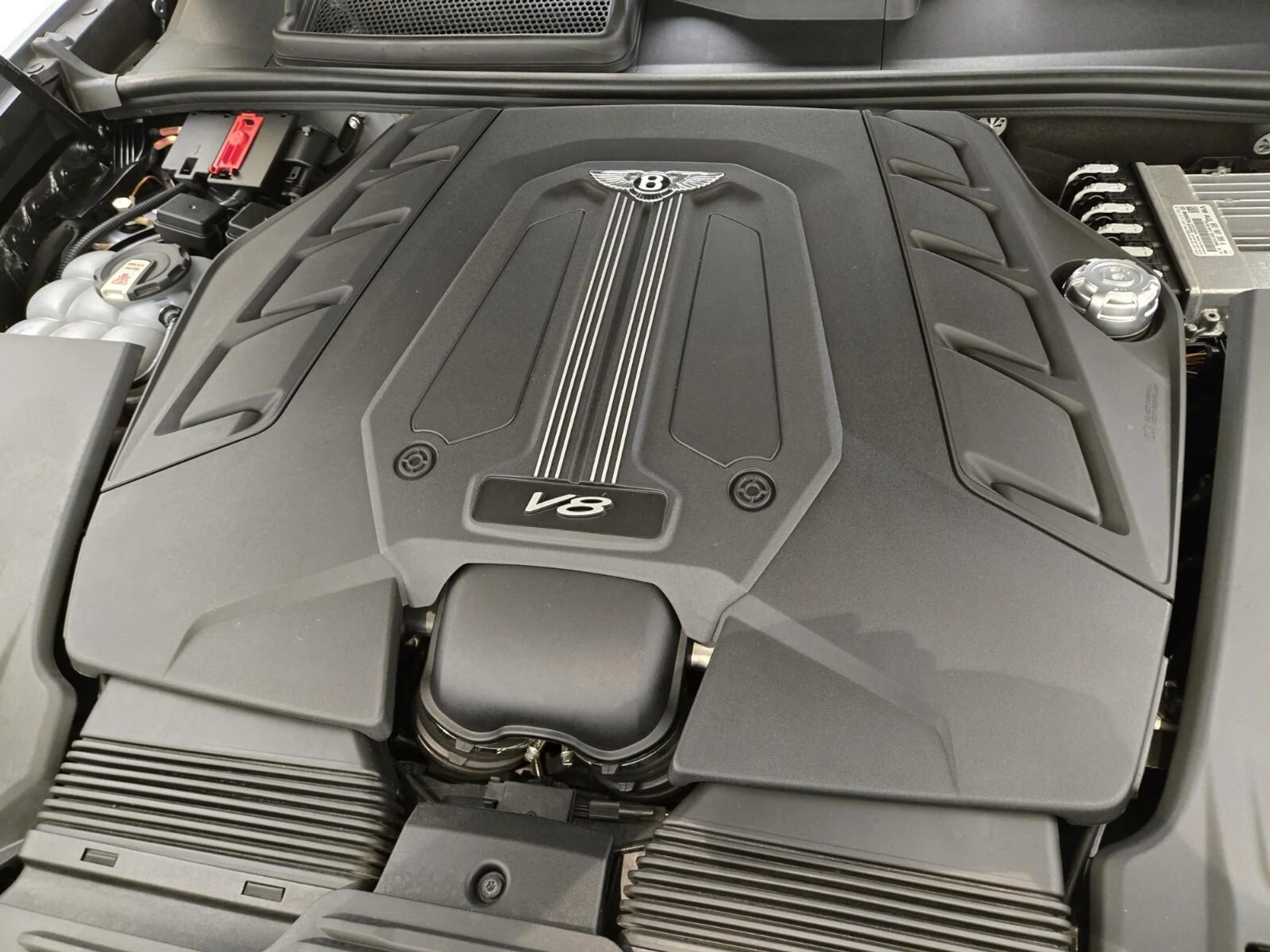 mph029_1475737557_Used_2022_Bentley_Bentayga_V8_1766558890_0174b518a8