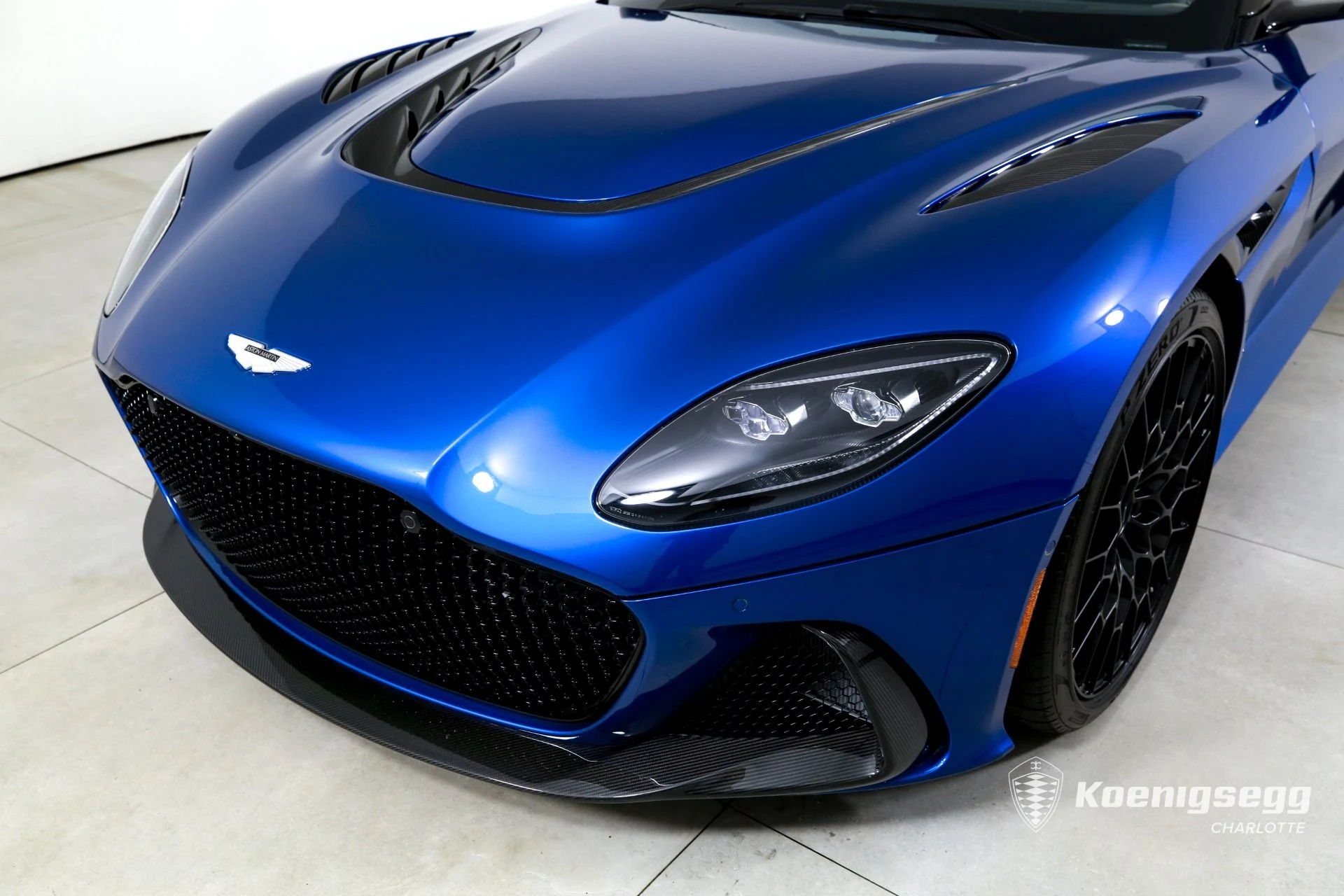 mph029_147781998_Used_2023_Aston_Martin_DBS_Ultimate_1761053866_6d496b4c2b