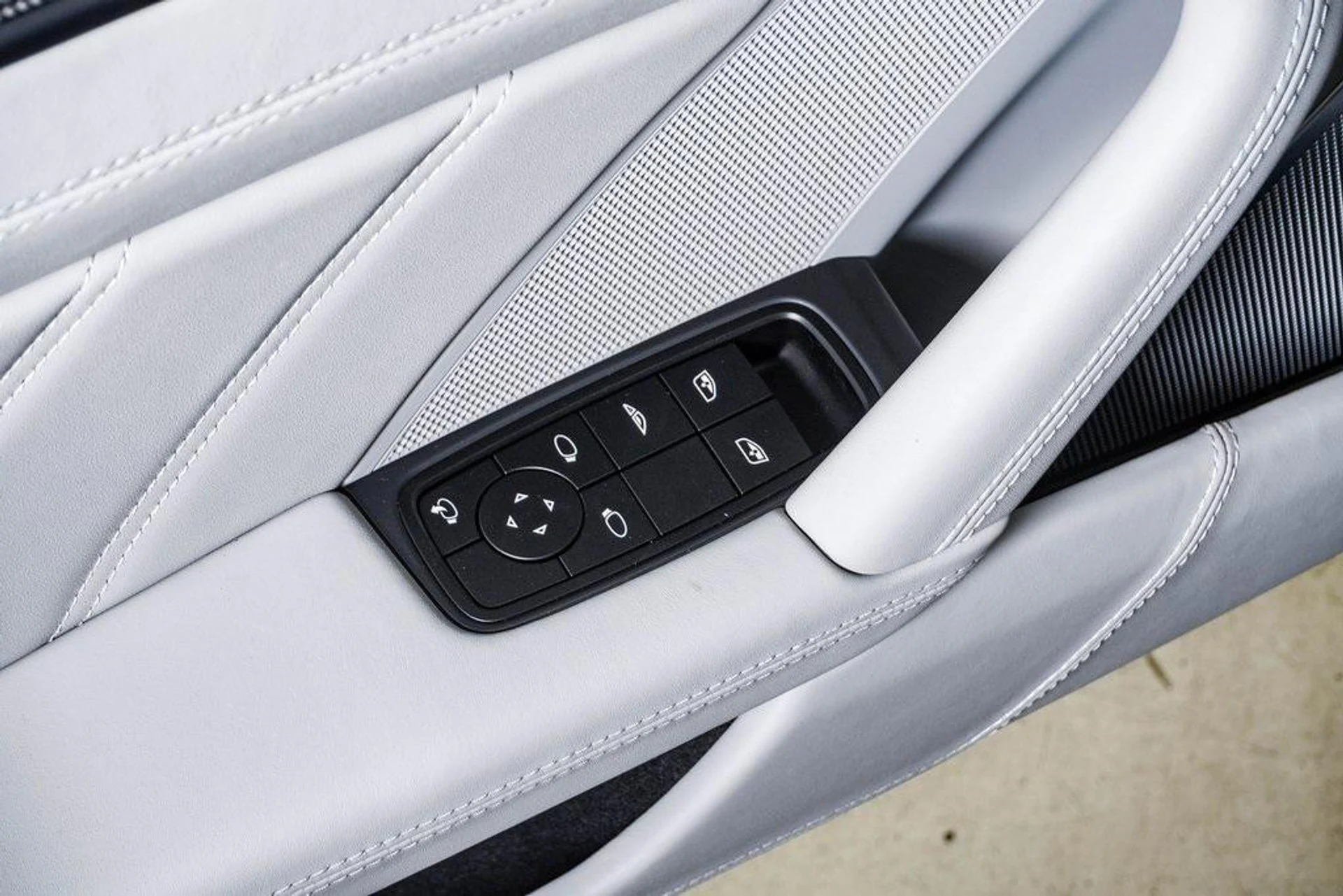 mph029_1480305173_rztc_Awvti_ooon_Jd_Zvy5_Z2iw724_7a25ef12b4