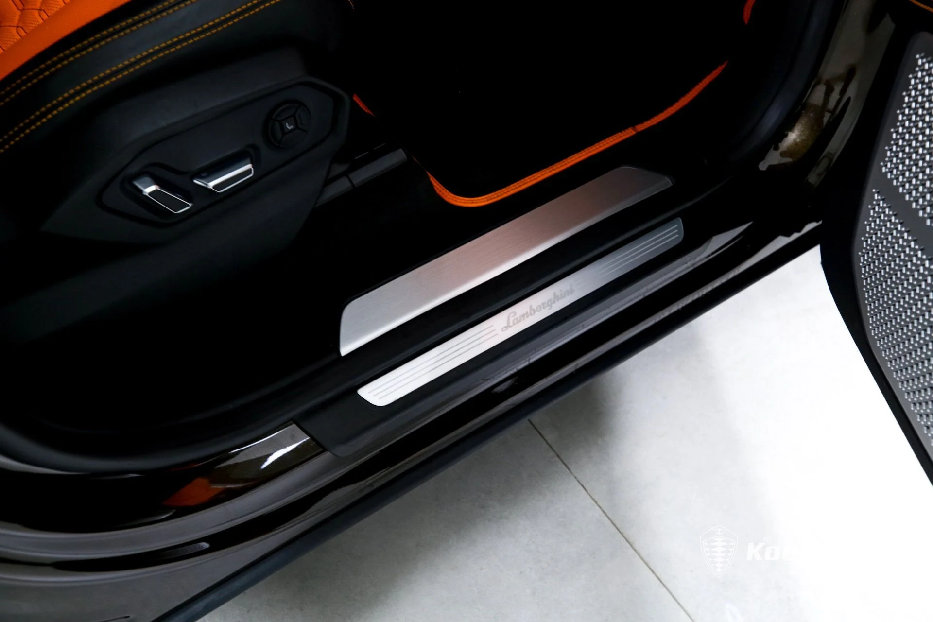 mph029_1482379522_Used_2019_LAMBORGHINI_URUS_1760989732_c9d51bfd5d