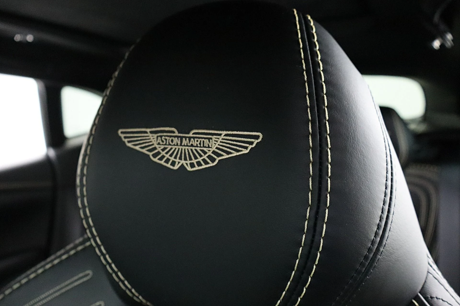 mph029_1485036010_Used_2021_Aston_Martin_DBX_9e99581b7c
