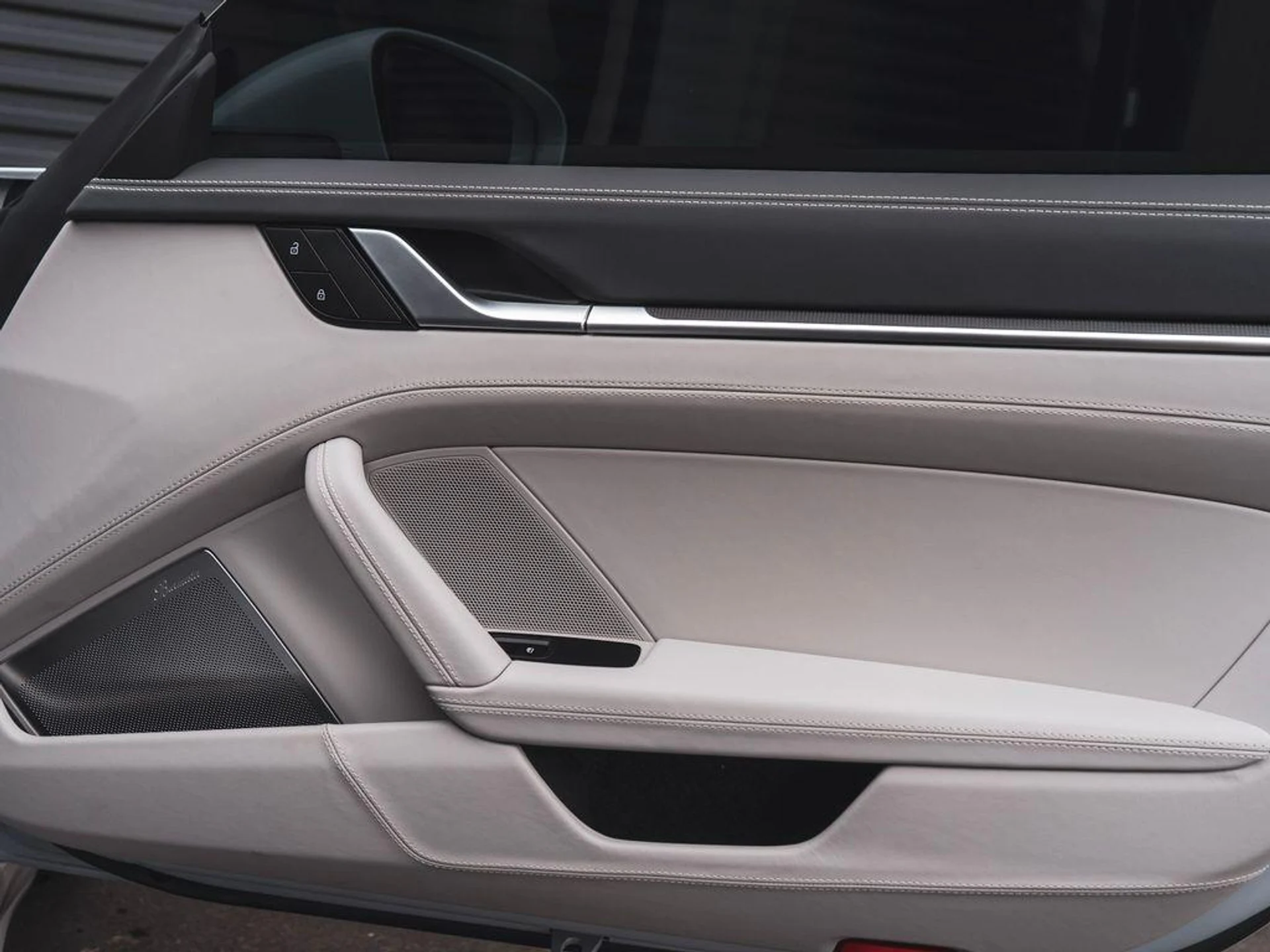 mph029_1497416967_FVW_4_Eb1_Tt_Mmun2_Hw1_C_Hd_M5l_Nq_EY_f64edc8155